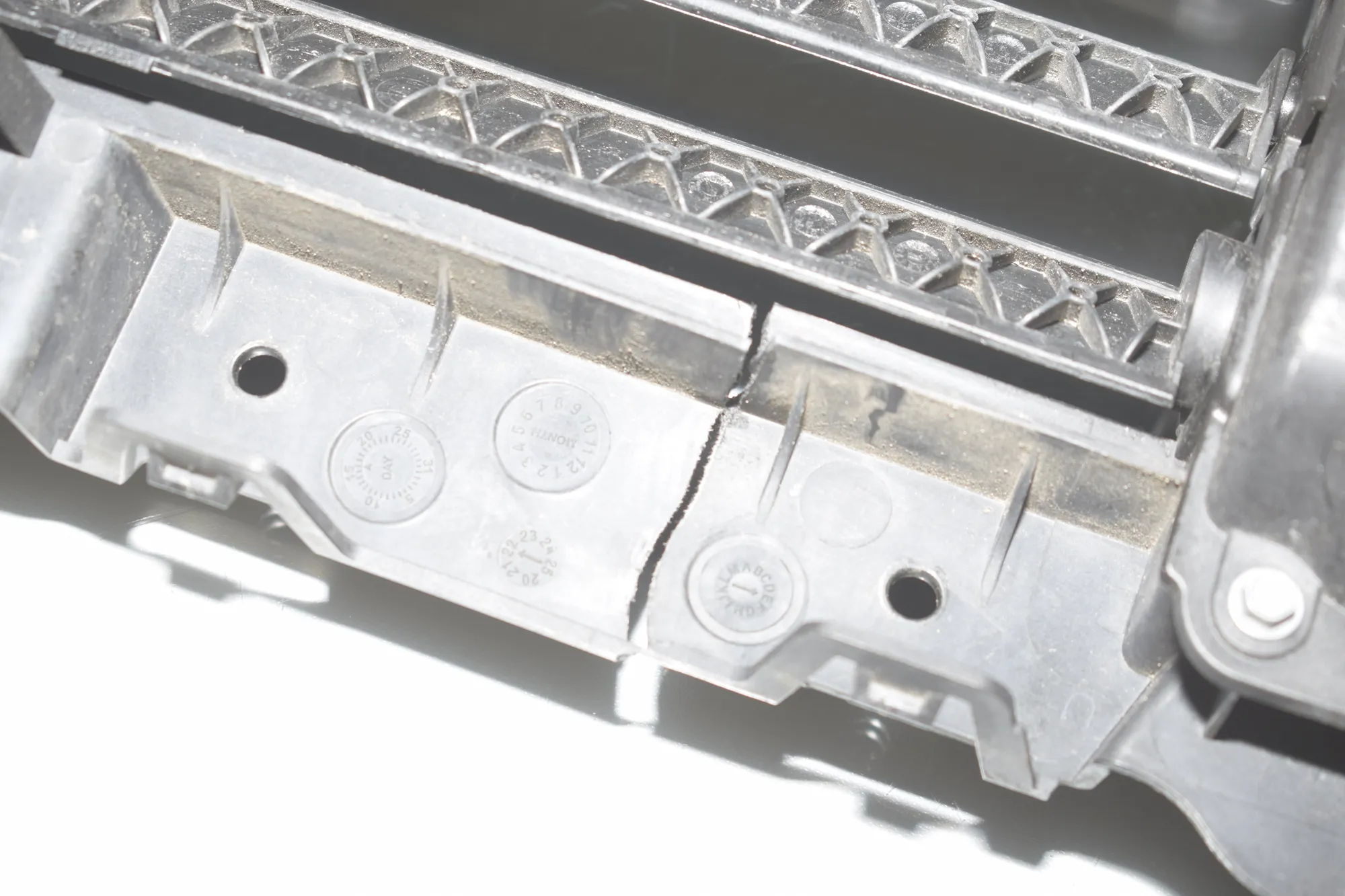 Front Upper Grill – OEM T319978 · BMW 2 Active Tourer (U06) BMW 2 Active Tourer (U06) 218d 2023 – 5
