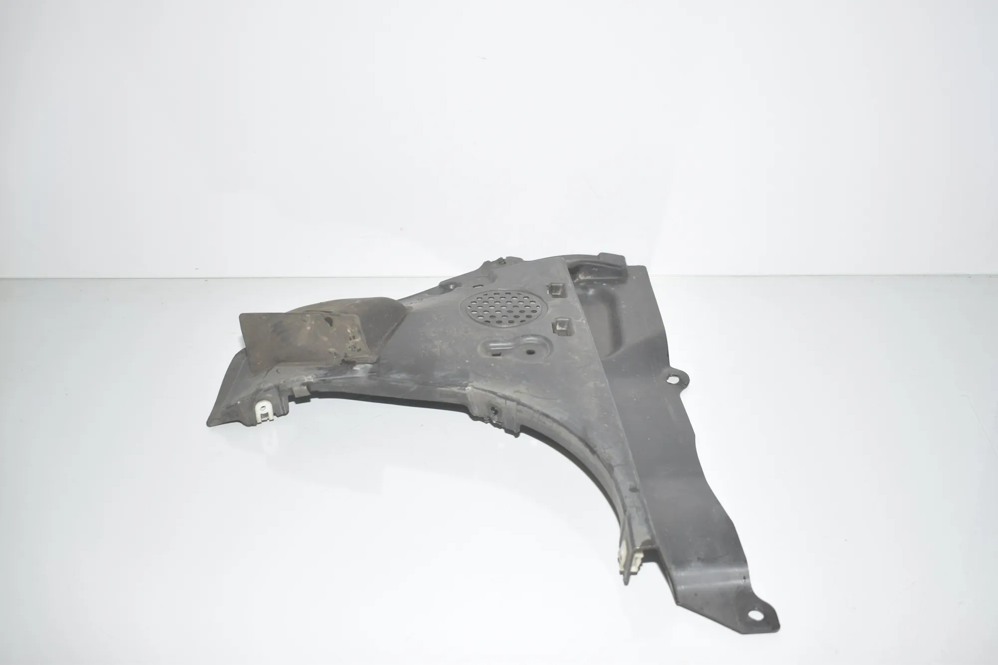 Front Right Arch Liner Front Part – OEM 8498448 · BMW 2 Active Tourer (U06) BMW 2 Active Tourer (U06) 218d 2023 – 2