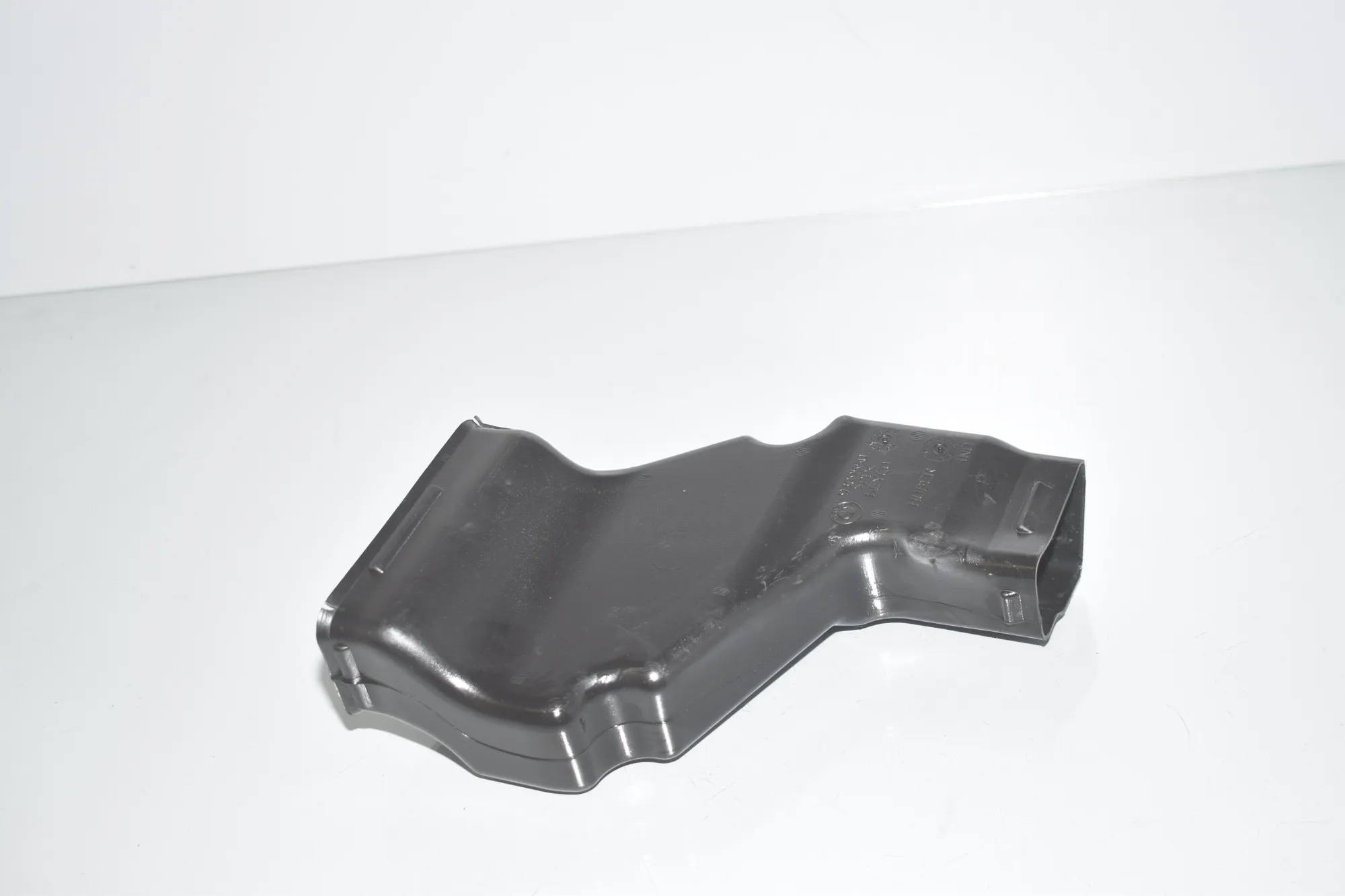Air Intake Duct Part – OEM 9309550 · BMW i3 (I01) BMW i3 (I01) Hybrid 2020 – 2