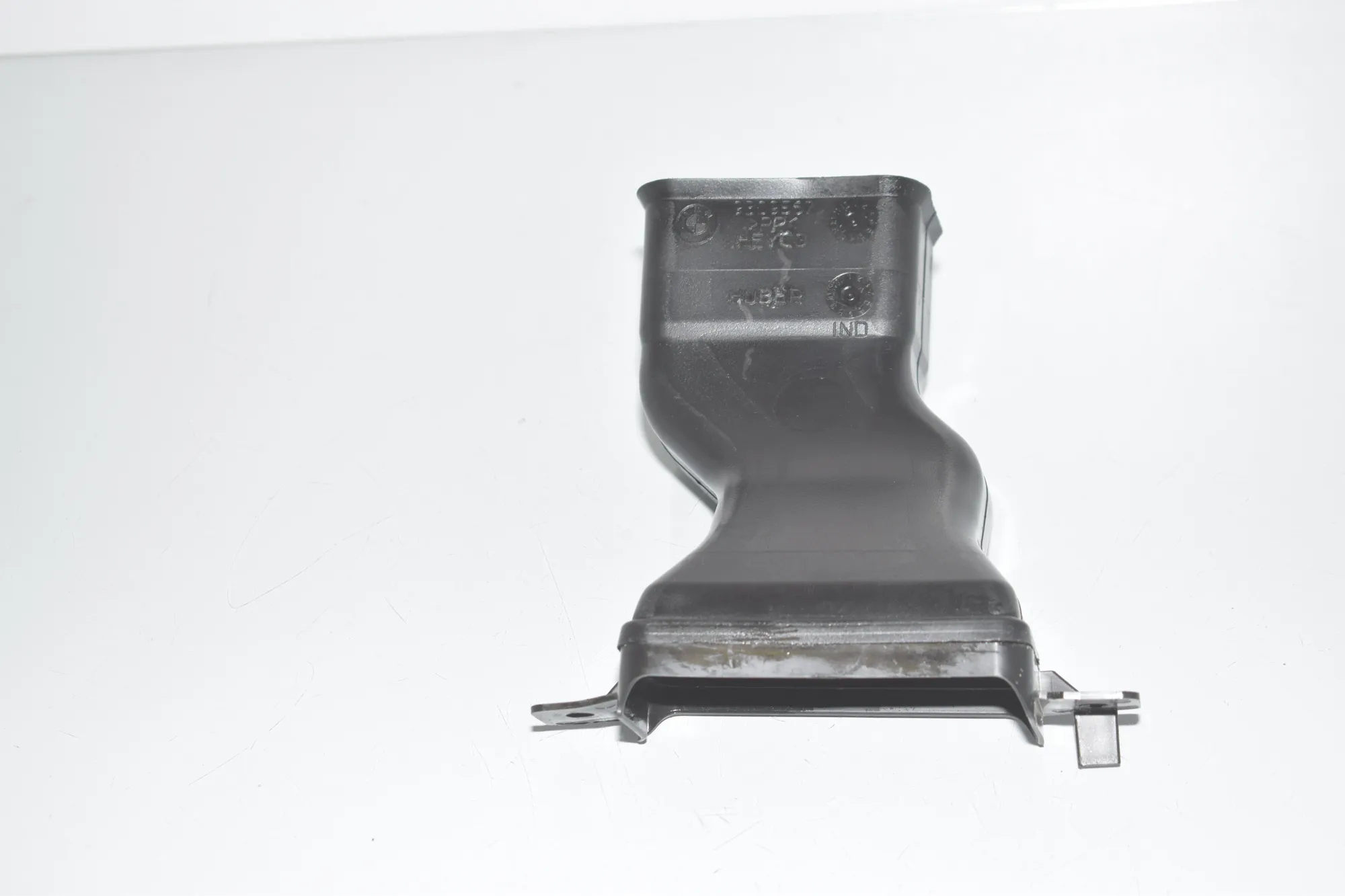 Air Intake Duct Part – OEM 9309567 · BMW i3 (I01) BMW i3 (I01) Hybrid 2020