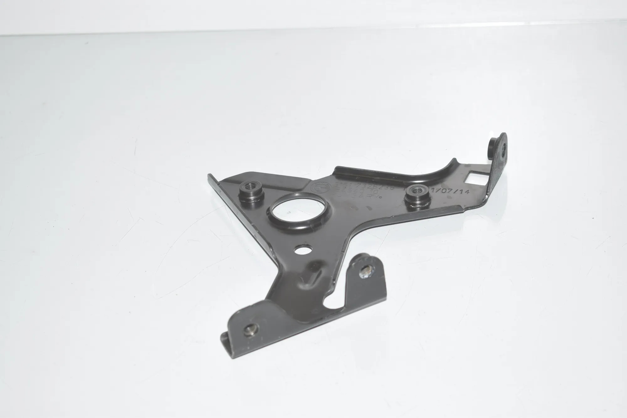 Bracket – OEM 7326236 · BMW 2 Coupe (F22, F87) 220 i 2014