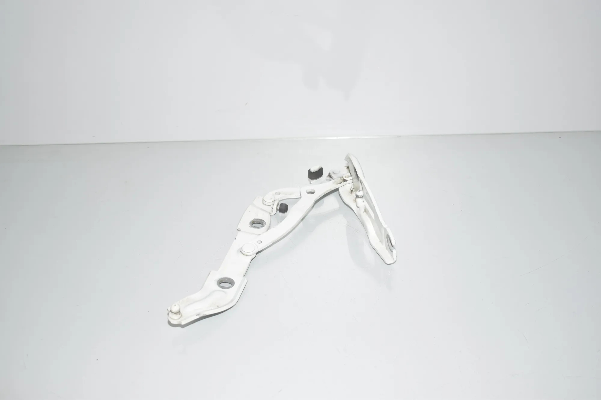 Right Side Bootlid Hinge – OEM 7304558 · BMW 2 Coupe (F22, F87) 220 i 2014 – 3