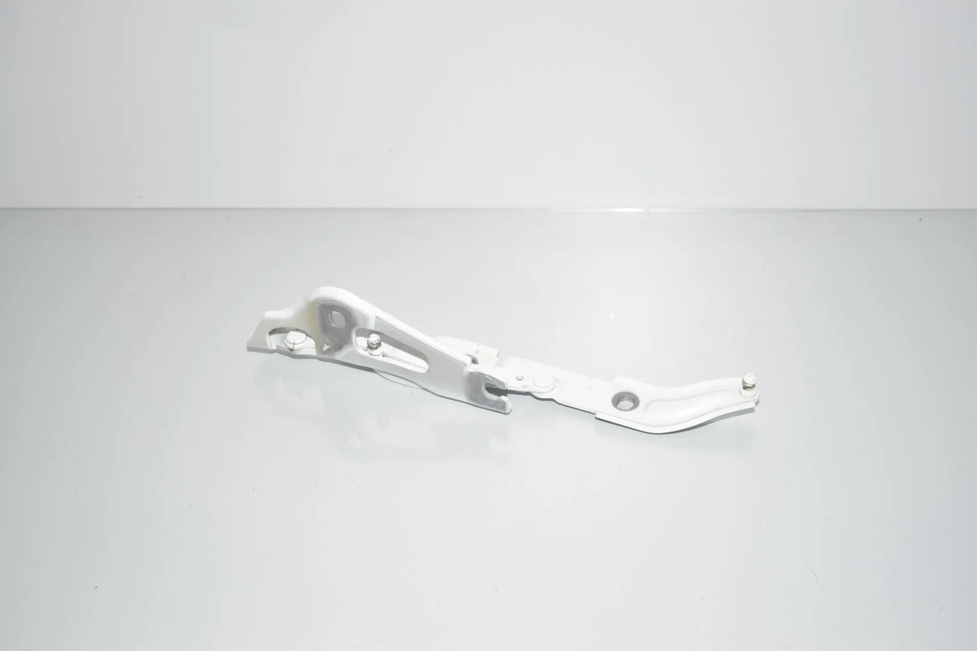 Left Side Bootlid Hinge – OEM 7304557 · BMW 2 Coupe (F22, F87) 220 i 2014 – 2