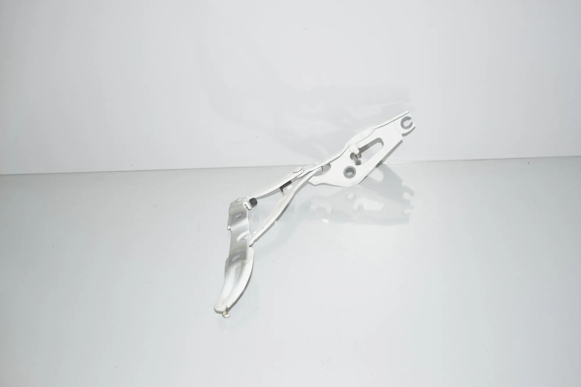Left Side Bootlid Hinge – OEM 7304557 · BMW 2 Coupe (F22, F87) 220 i 2014 – 3