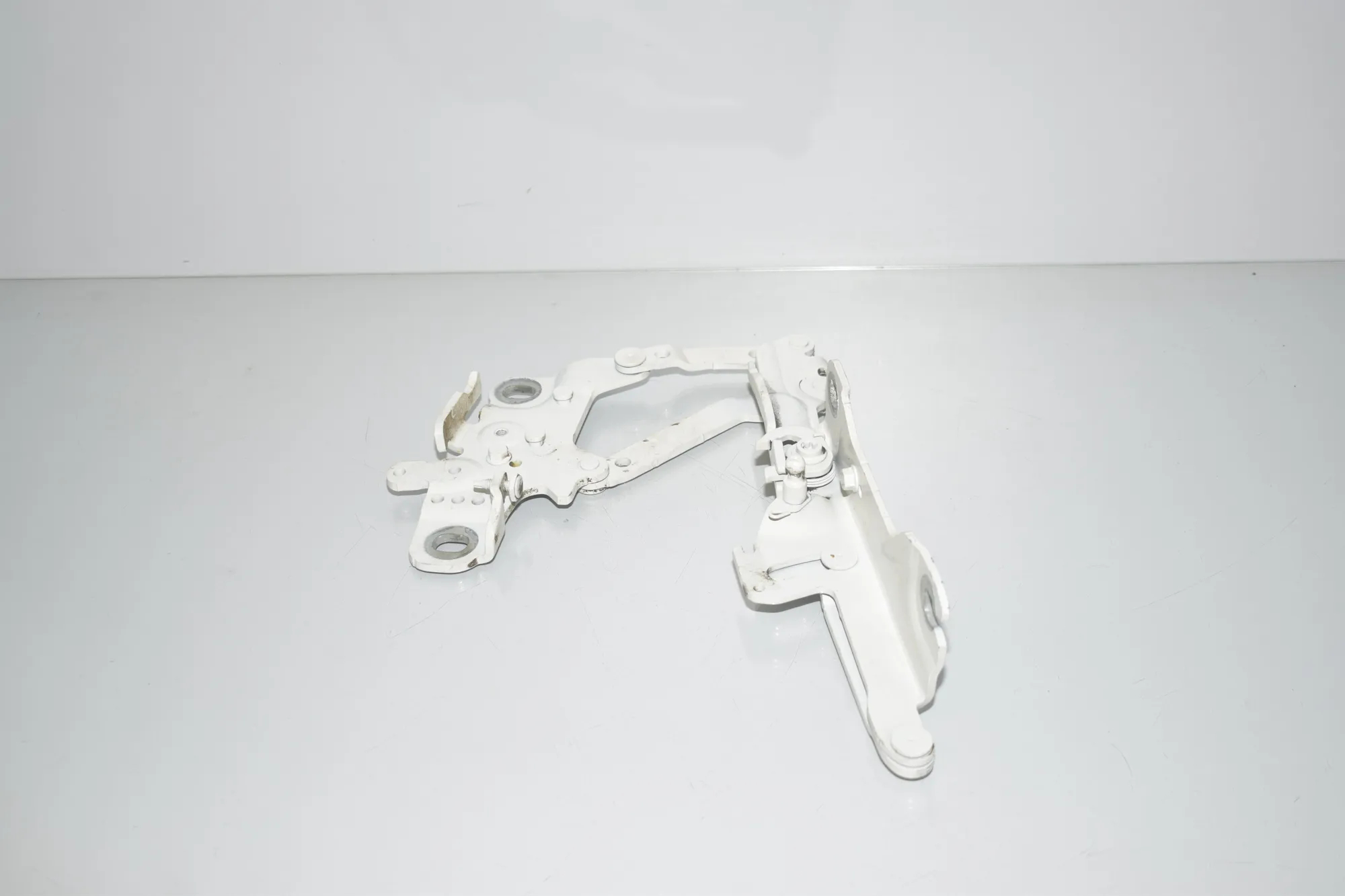 Front Left Bonnet Hinge – OEM 139896-10 · BMW 2 Coupe (F22, F87) 220 i 2014 – 2