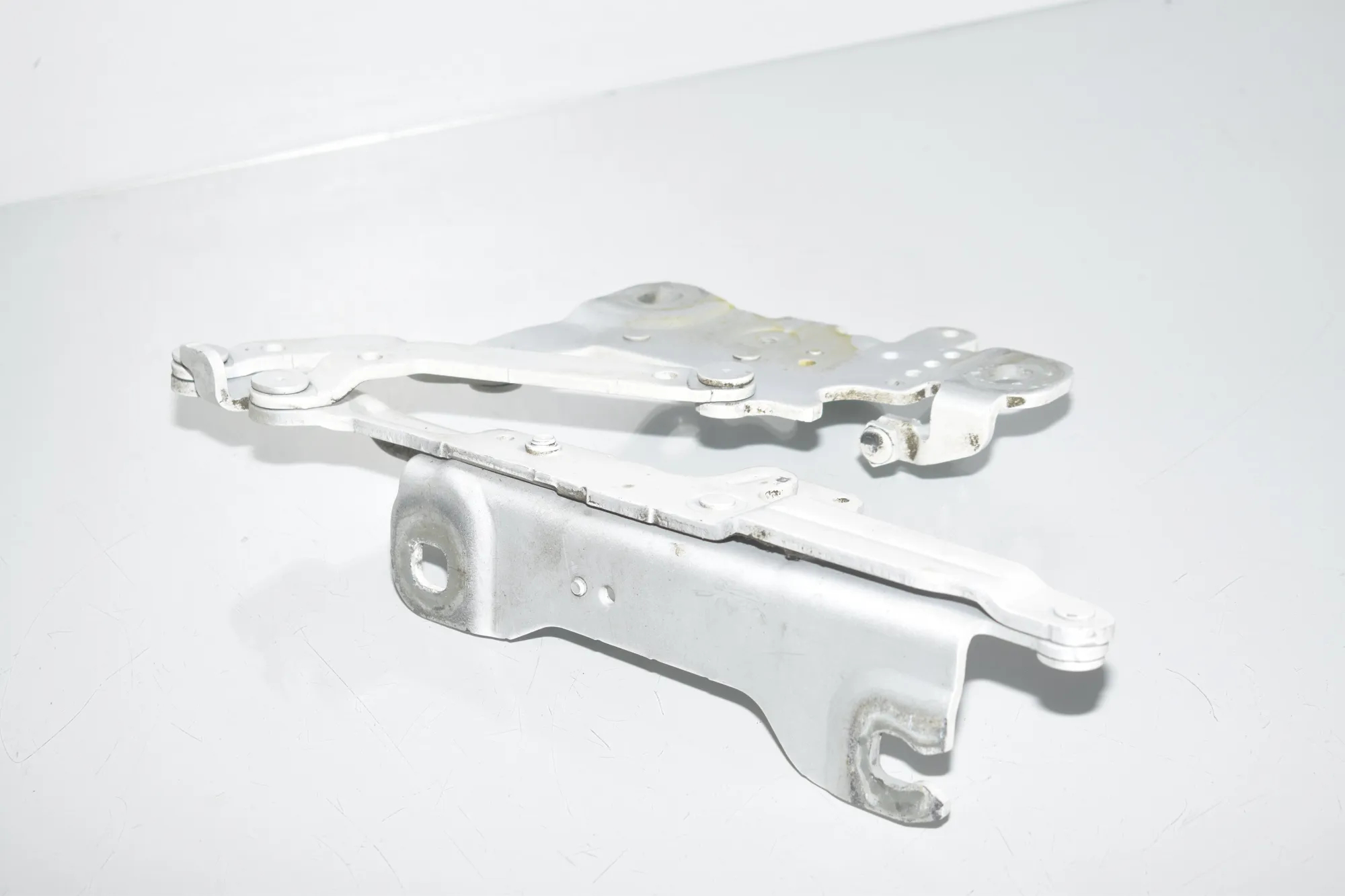 Front Left Bonnet Hinge – OEM 139896-10 · BMW 2 Coupe (F22, F87) 220 i 2014 – 4