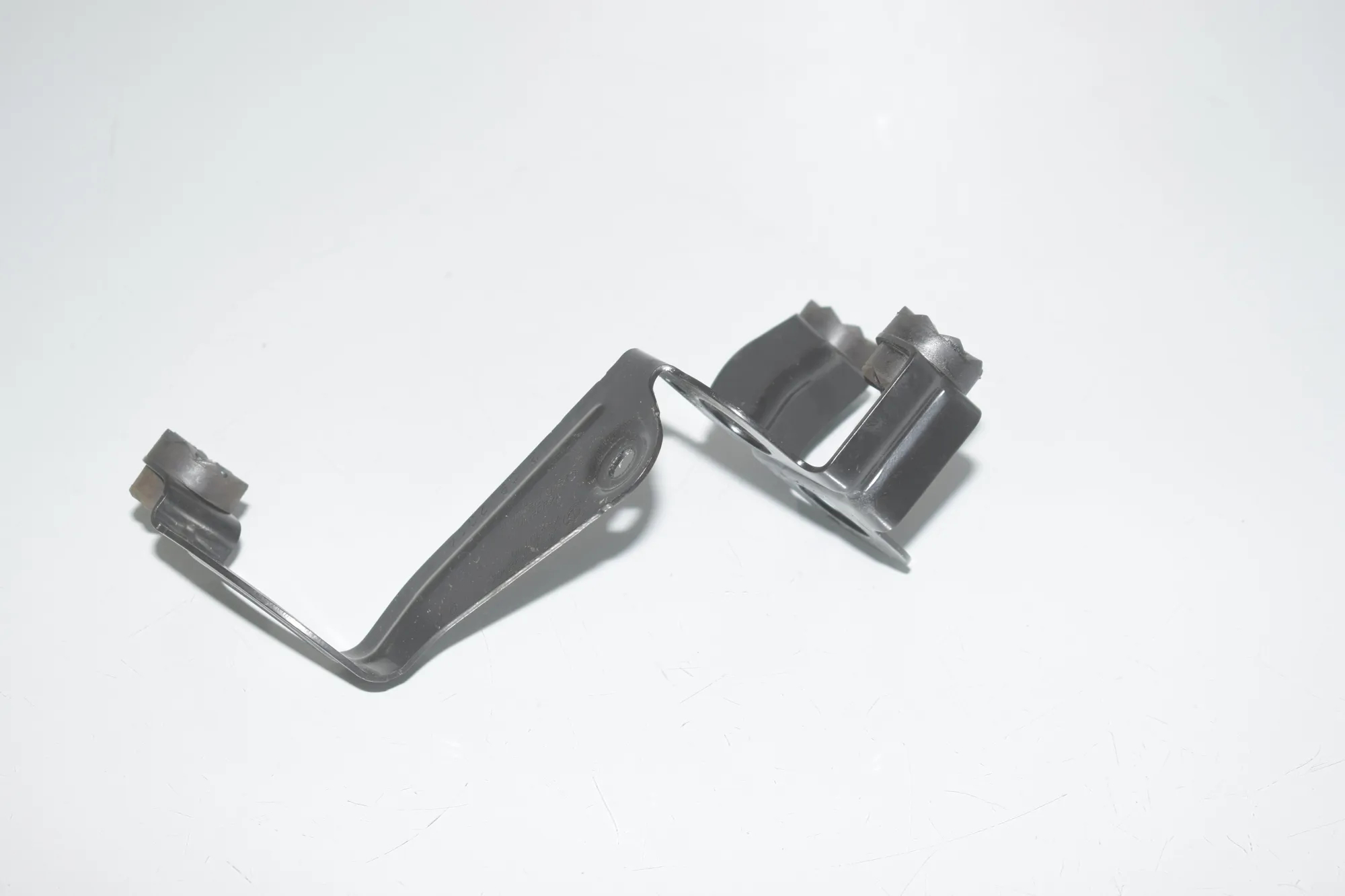 ABS Pump Holder – OEM 6798904 · BMW 2 Coupe (F22, F87) 220 i 2014 – 4