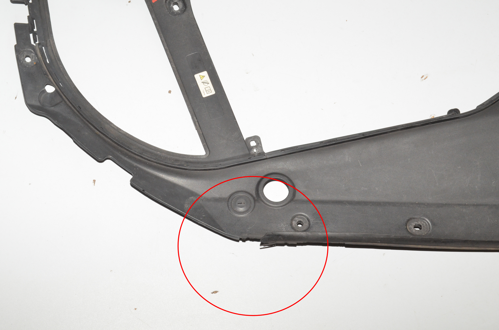 Other Engine Compartment Parts – OEM 7042983 · BMW 5 Gran Turismo (F07) 530 d 2010 – 6