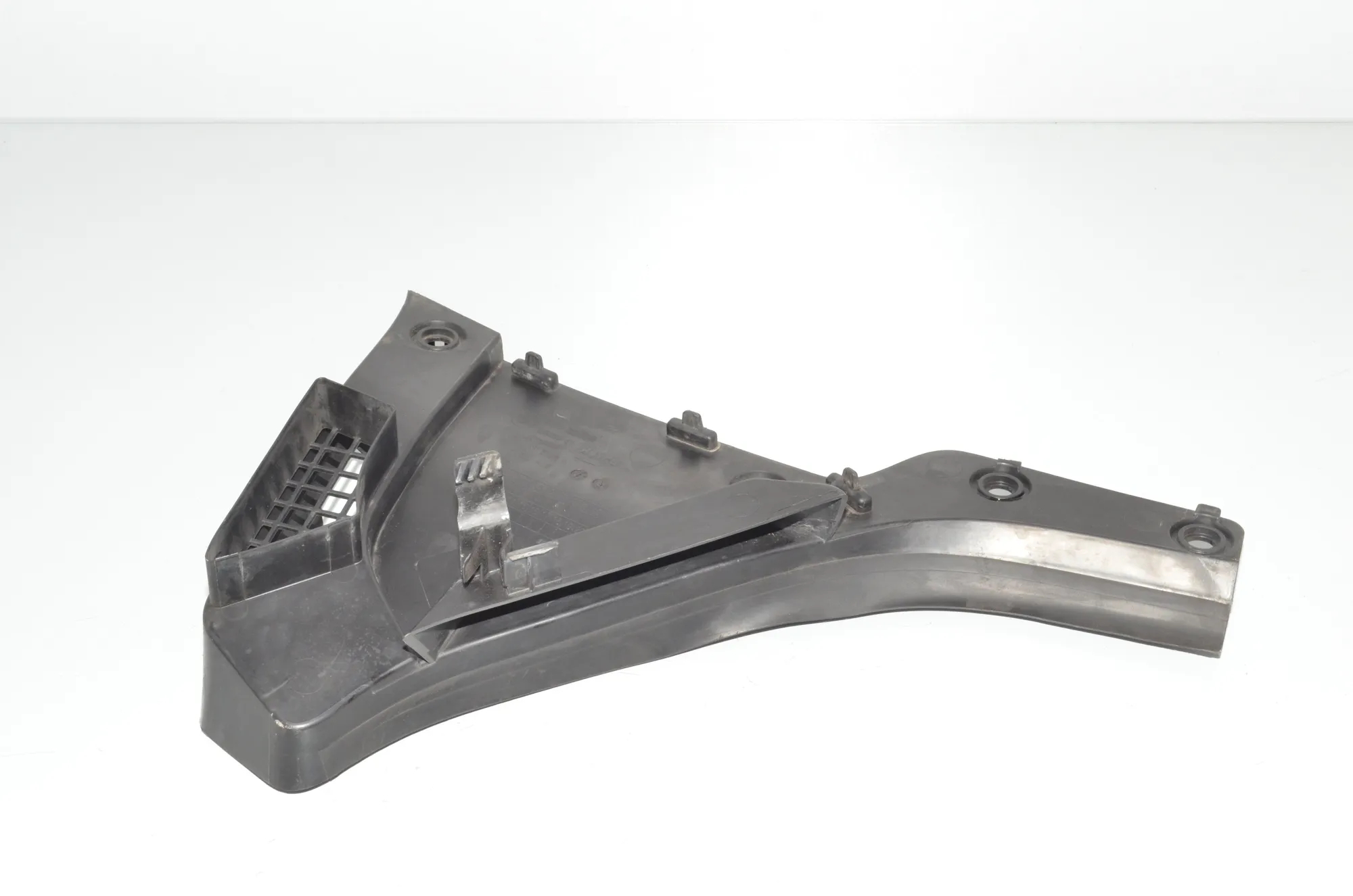 Front Wiper Cowl Trim – OEM 7220181 · BMW 5 Gran Turismo (F07) 530 d 2010 – 3