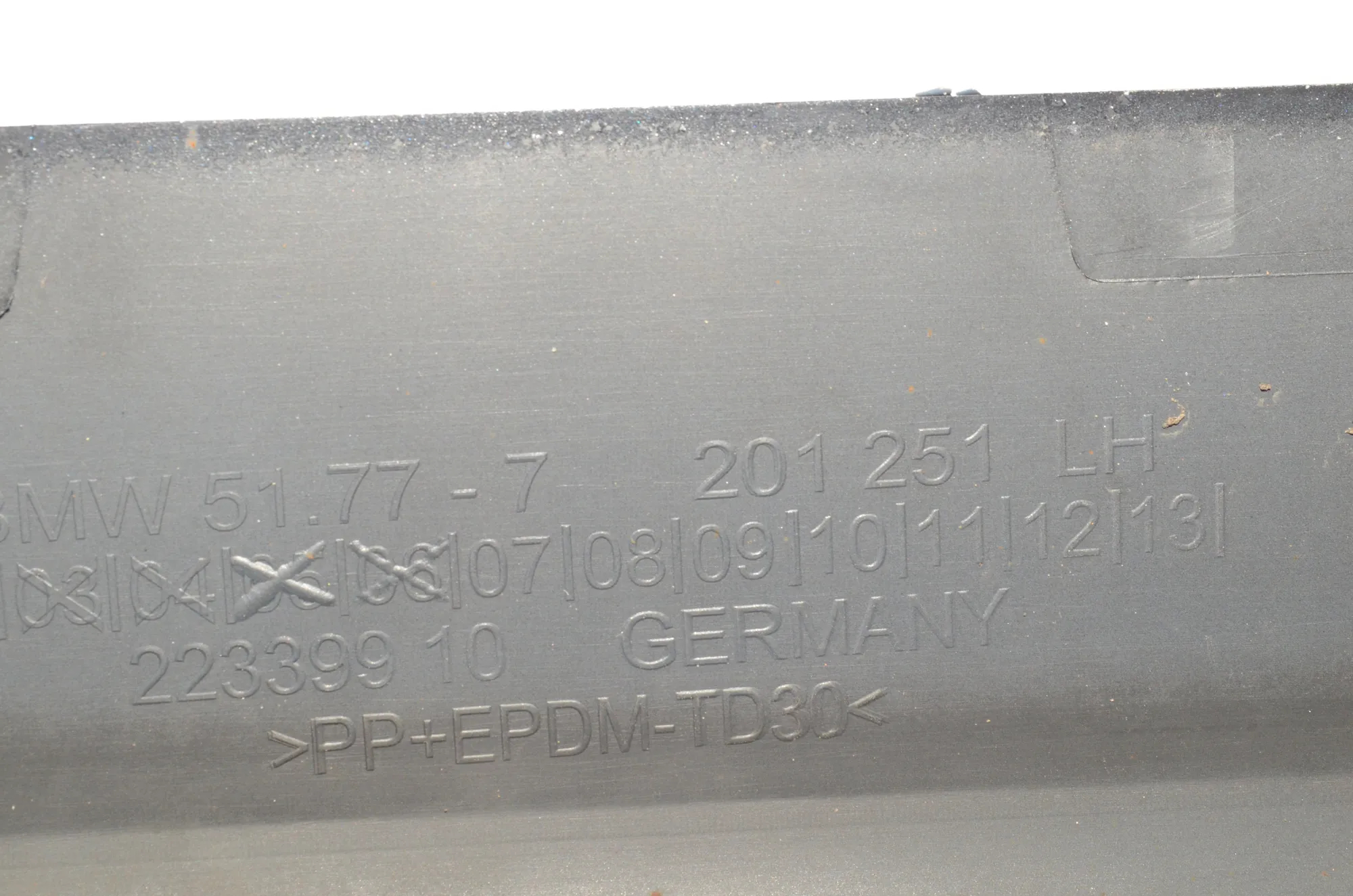Left Side Plastic Sideskirt Cover – OEM 7201251 · BMW 5 Gran Turismo (F07) 530 d 2010 – 6