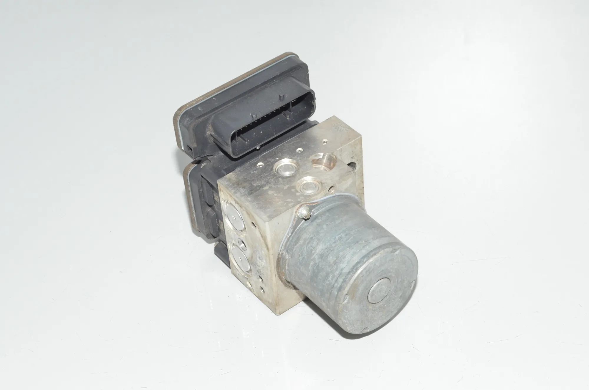 ABS Pump – OEM 6879428 · BMW X6 (F16, F86) M 50 d 2016 – 3