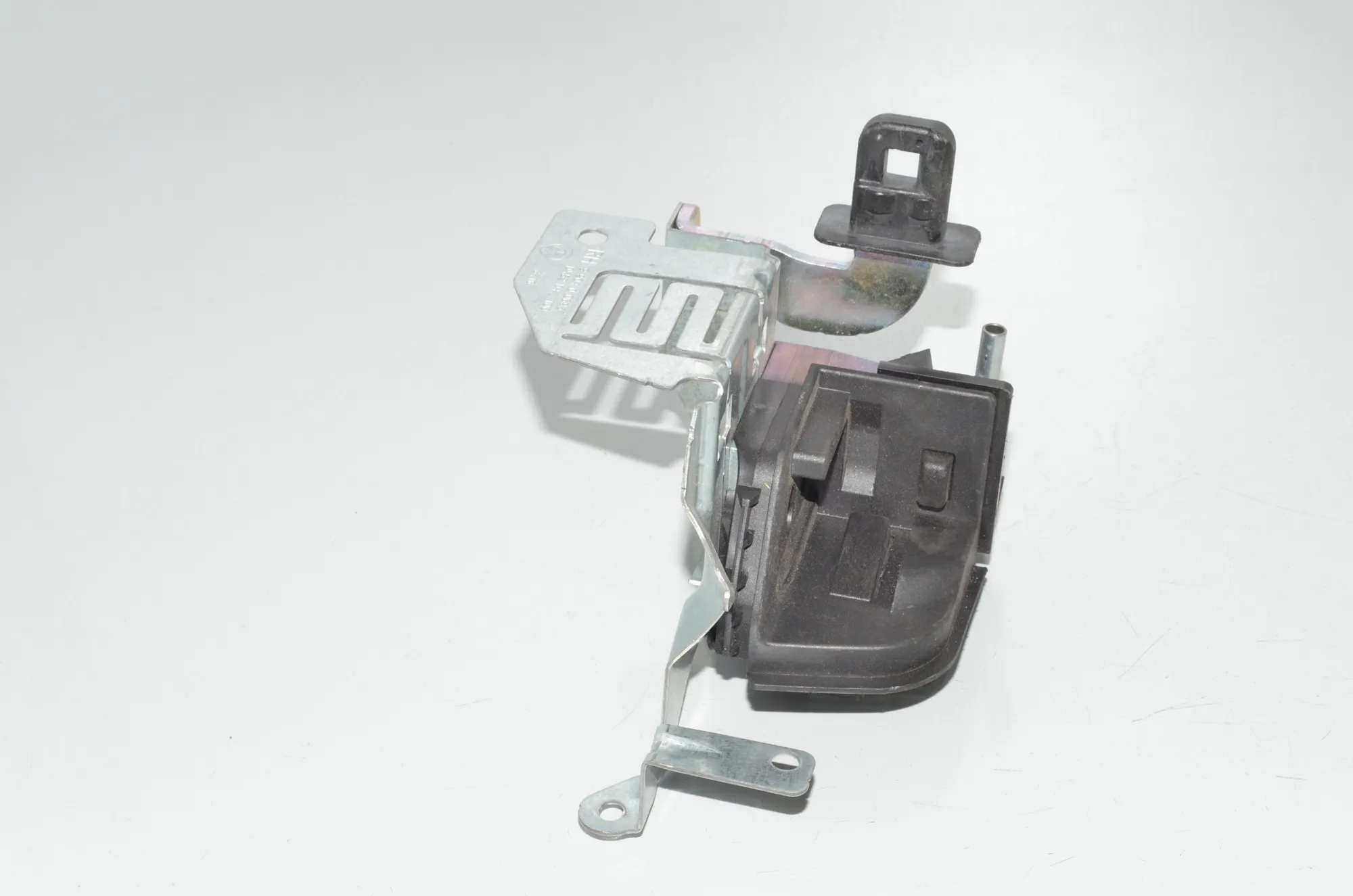 Bracket – OEM 9904006937 · BMW 3 Touring (F31) BMW 3 Touring (F31) 316 d 2013 – 2