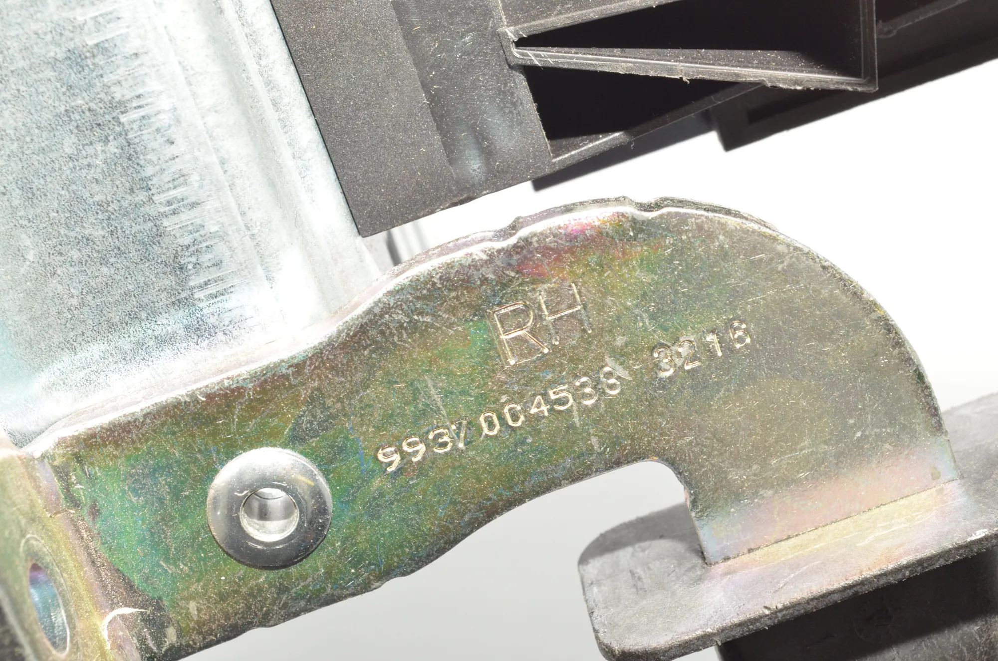 Bracket – OEM 9904006937 · BMW 3 Touring (F31) BMW 3 Touring (F31) 316 d 2013 – 6