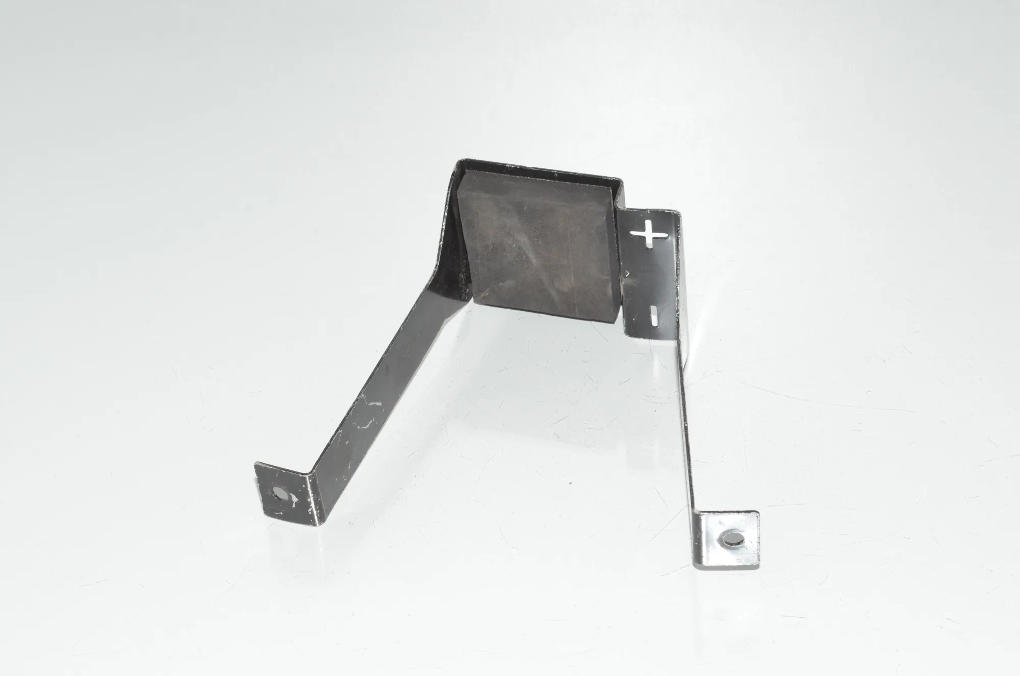 Battery Holder – OEM 61217604358 · BMW 6 Gran Coupe (F06) BMW 6 Gran Coupe (F06) 640 d 2011 – 3