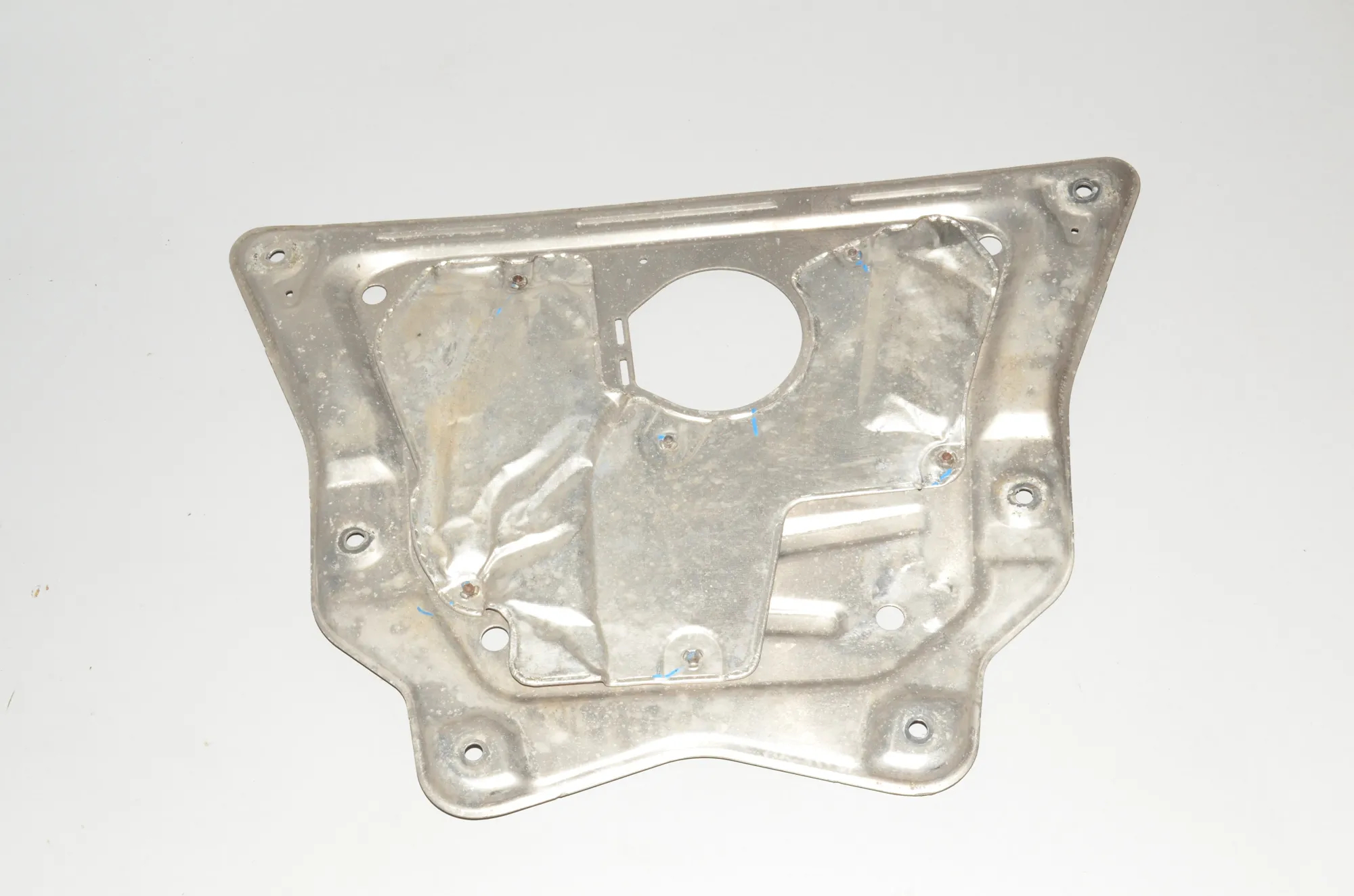 Engine Cover – OEM 6853814 · BMW X6 (F16, F86) M 50 d 2016 – 2