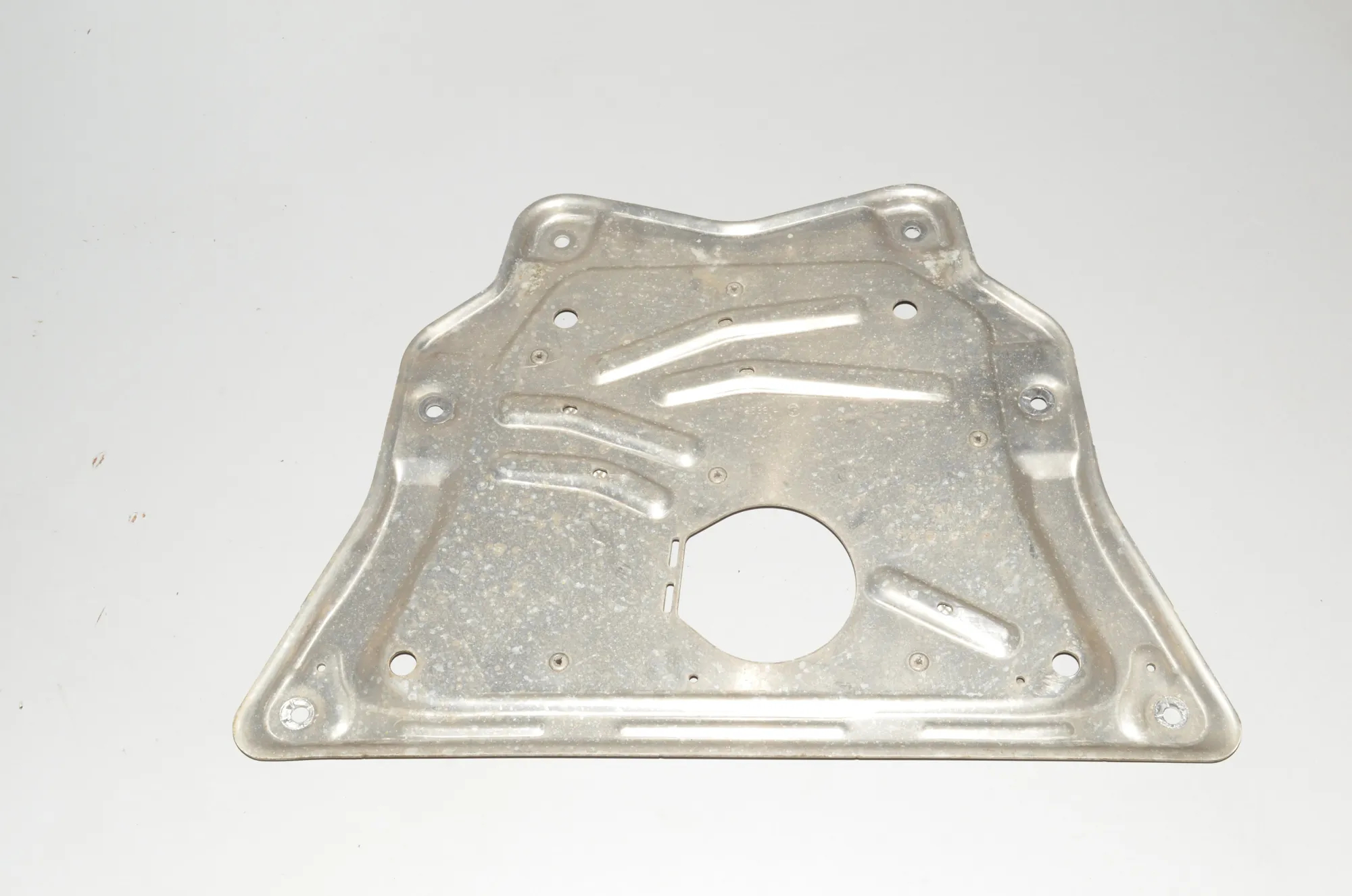 Engine Cover – OEM 6853814 · BMW X6 (F16, F86) M 50 d 2016 – 4