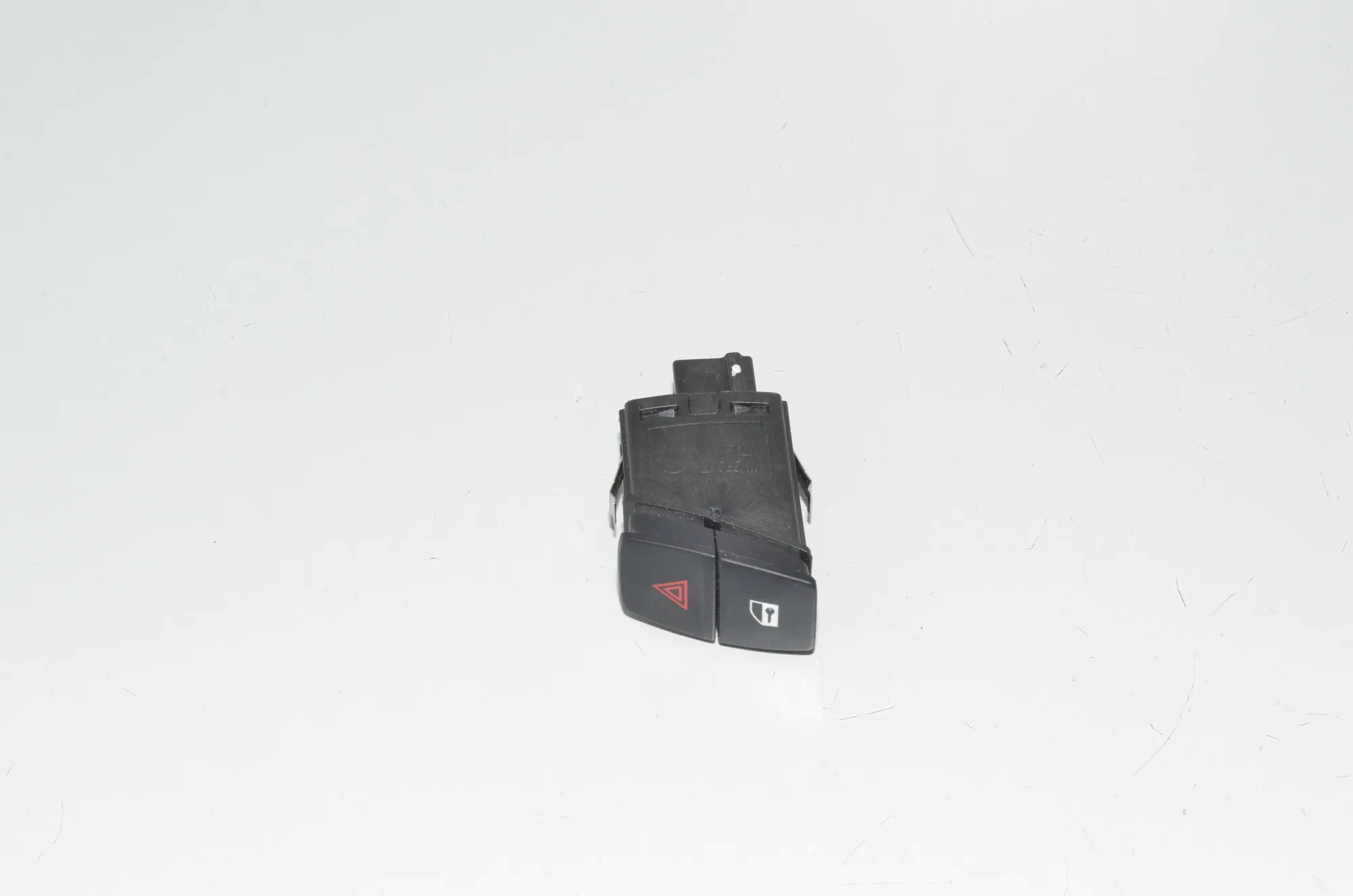 Hazard Button – OEM 9231786 · BMW 2 Coupe (F22, F87) 220 i 2014 – 3