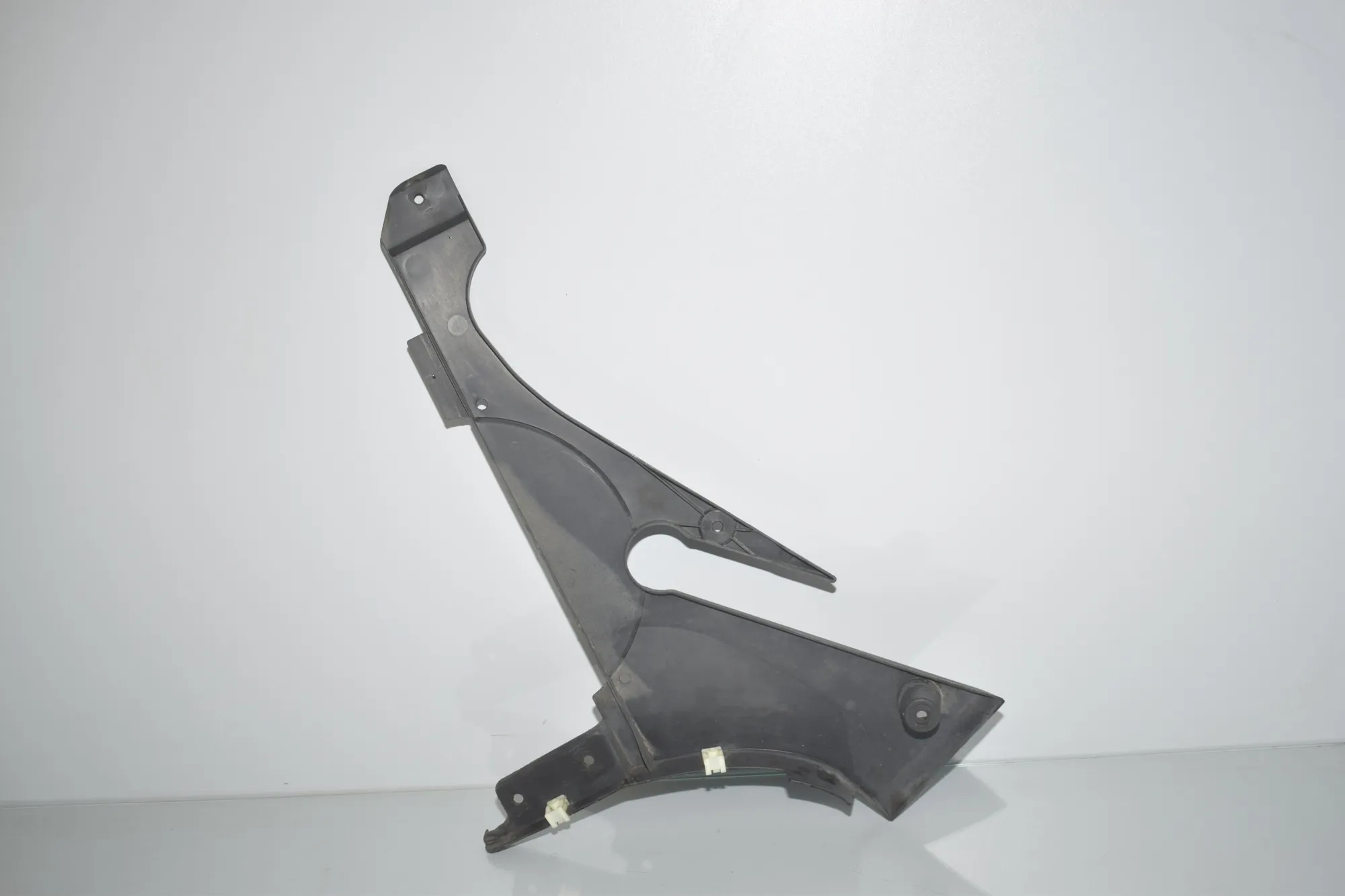 Rear Left Underbody Cover – OEM 8038101 · BMW 5 (F10) M5 2015 – 3