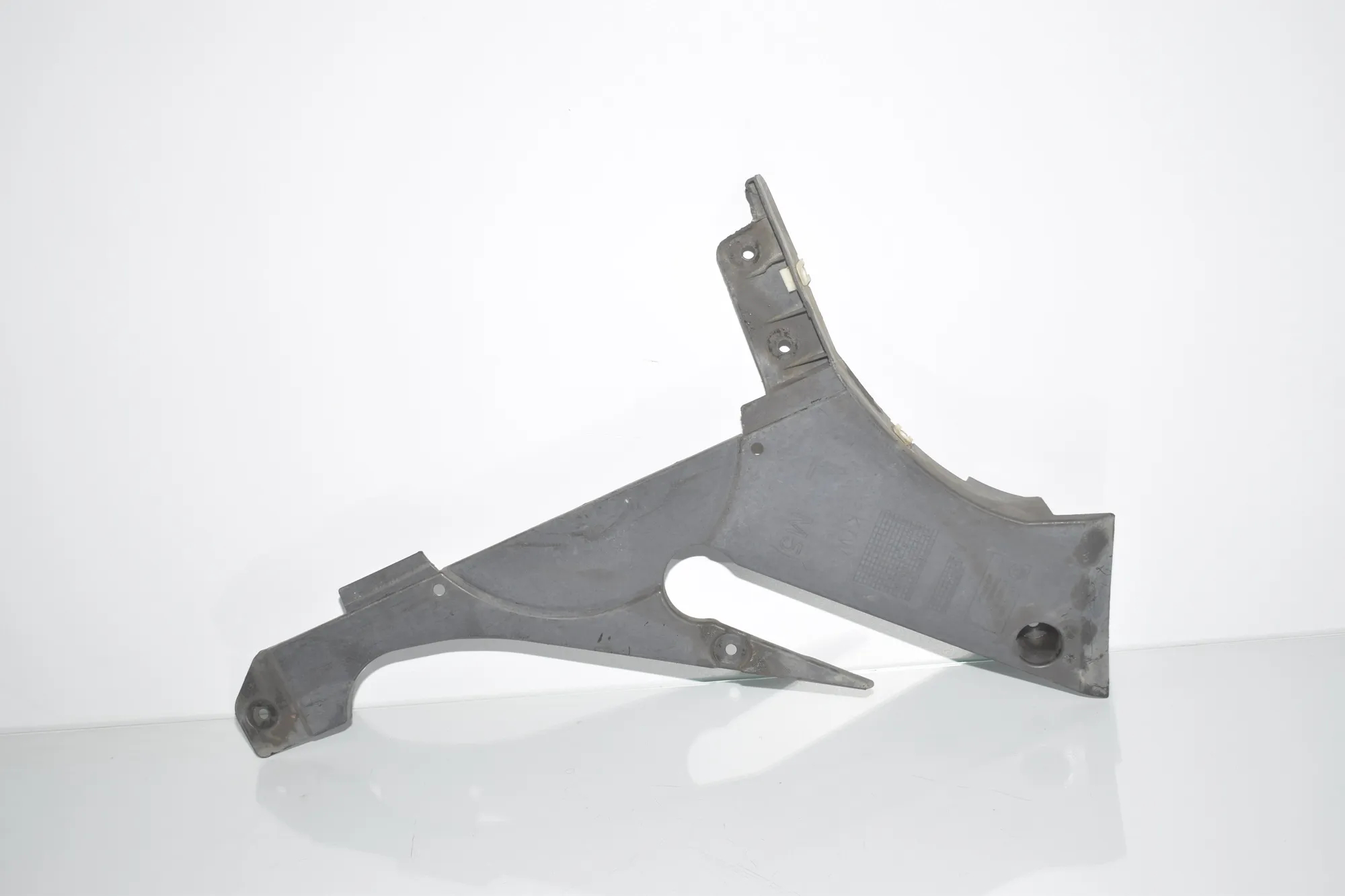 Rear Left Underbody Cover – OEM 8038101 · BMW 5 (F10) M5 2015