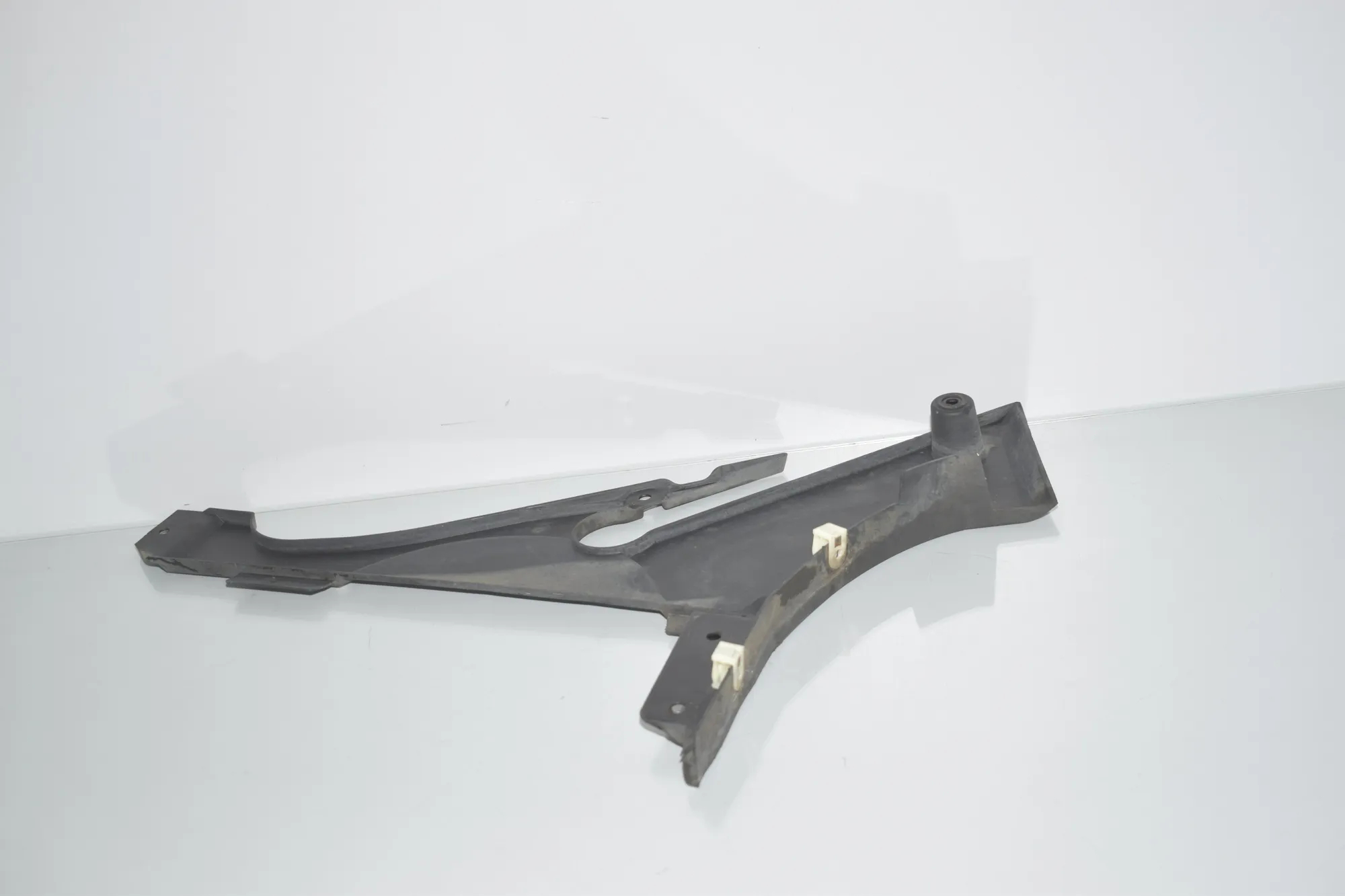 Rear Left Underbody Cover – OEM 8038101 · BMW 5 (F10) M5 2015 – 2