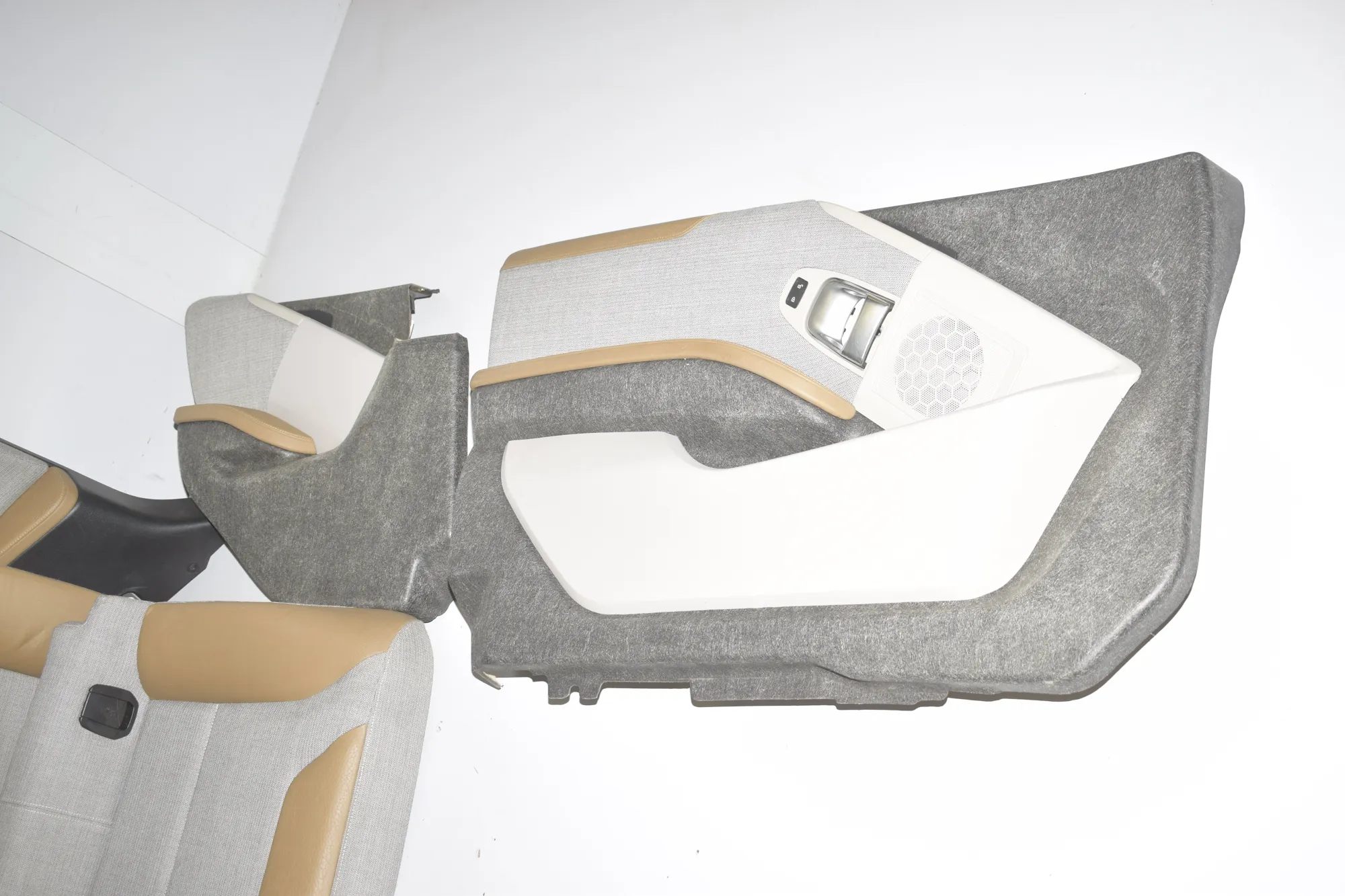 Seat set · BMW i3 (I01) Hybrid 2016 – 13