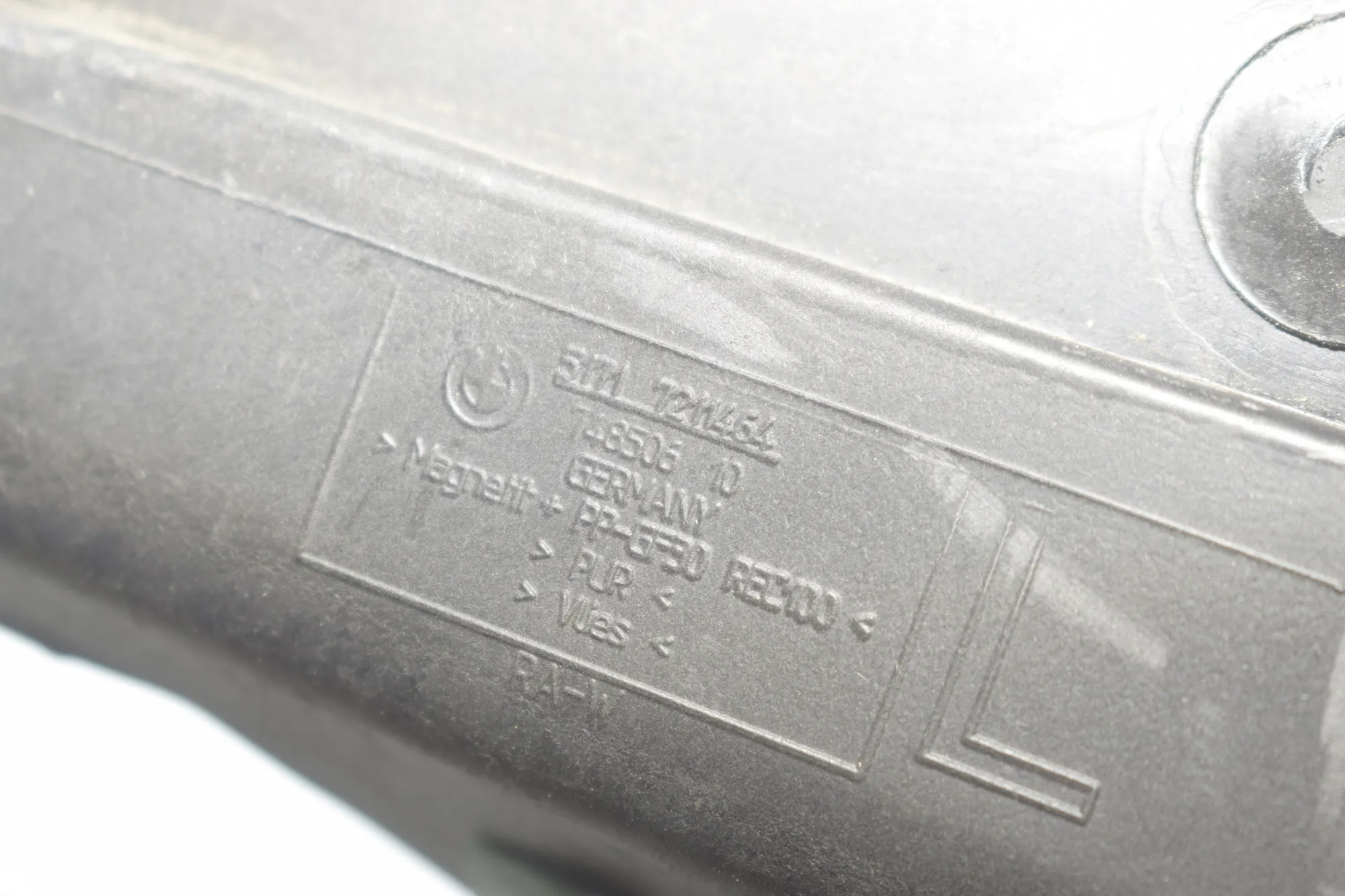 Other Body Parts – OEM 7211464 · BMW 5 Touring (F11) M 550 d xDrive 2014 – 10
