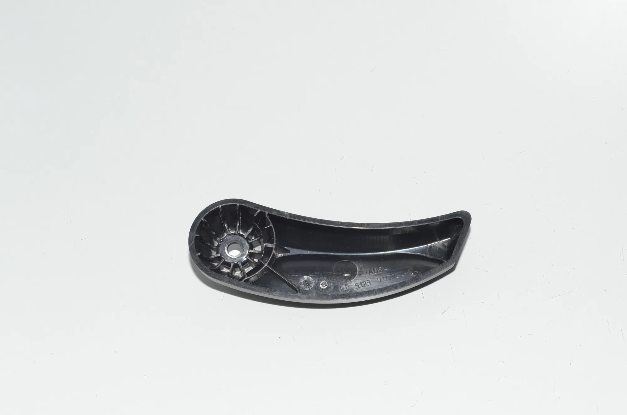 Bonnet Release Handle – OEM 9113984 · BMW 5 Touring (F11) M 550 d xDrive 2014 – 3