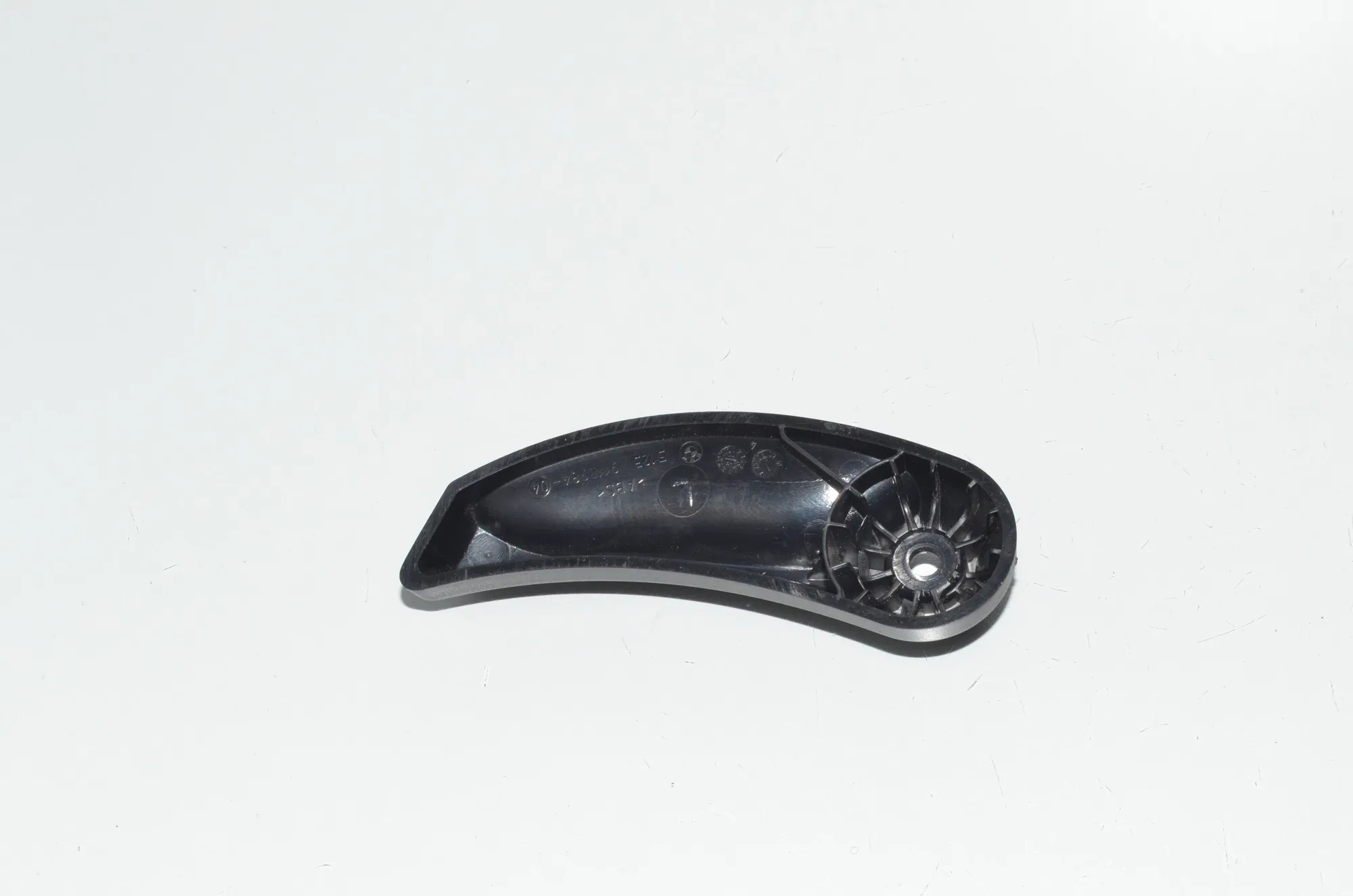 Bonnet Release Handle – OEM 9113984 · BMW 5 Touring (F11) M 550 d xDrive 2014 – 4