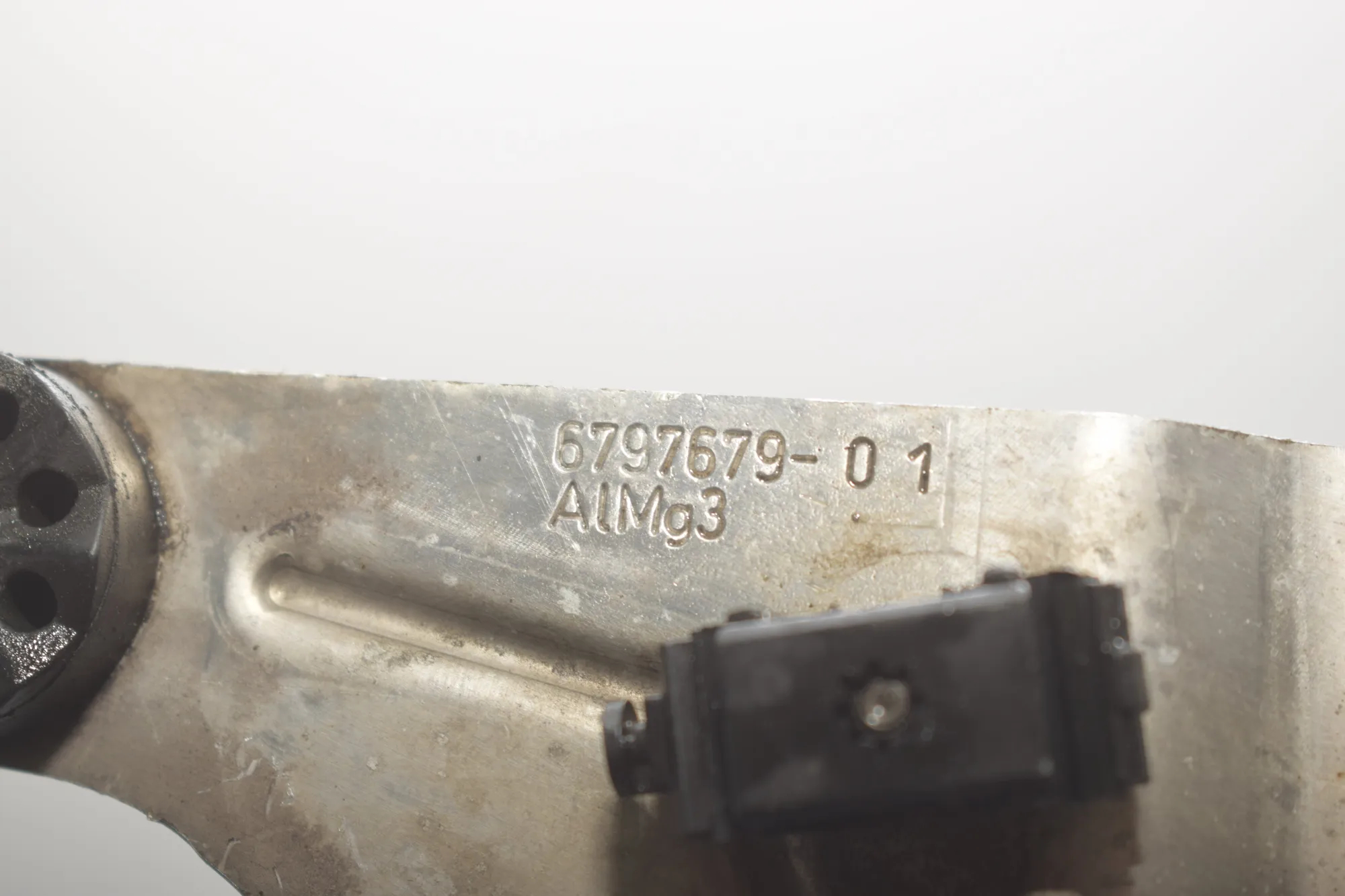 ABS Pump Holder – OEM 6797679 · BMW 5 Touring (F11) M 550 d xDrive 2014 – 5