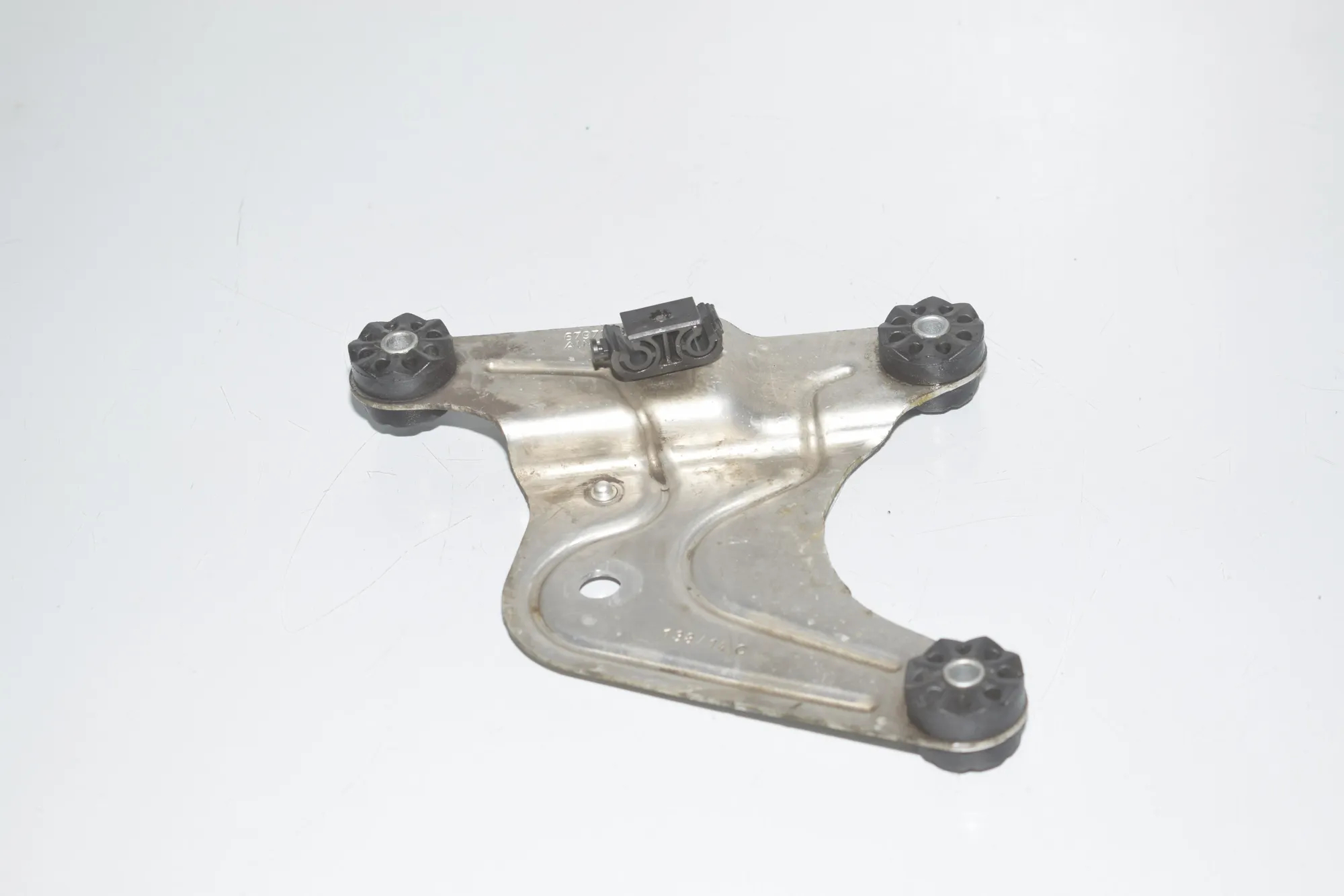ABS Pump Holder – OEM 6797679 · BMW 5 Touring (F11) M 550 d xDrive 2014
