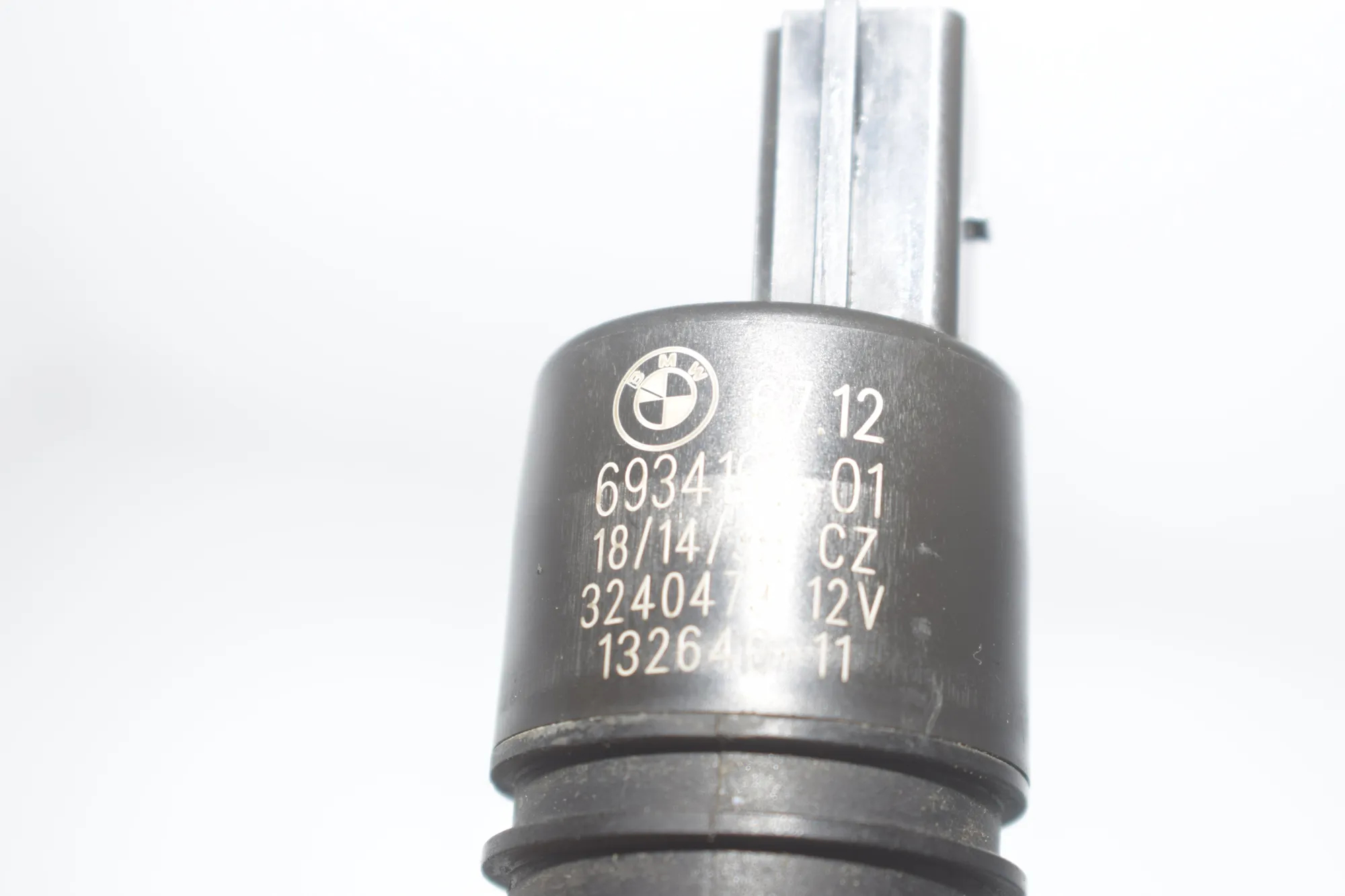 Washer Tank Motor – OEM 6934160 · BMW 5 Touring (F11) M 550 d xDrive 2014 – 5
