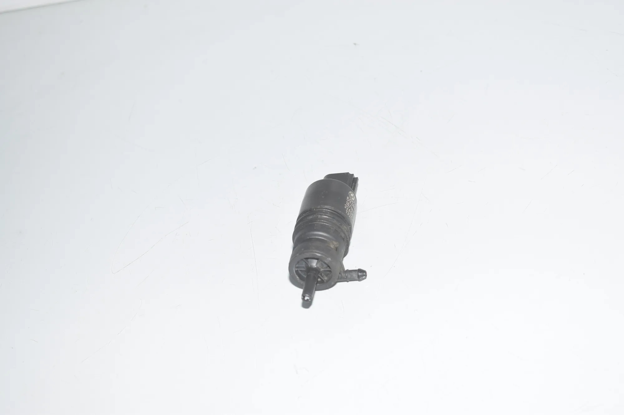 Washer Tank Motor – OEM 6934160 · BMW 5 Touring (F11) M 550 d xDrive 2014