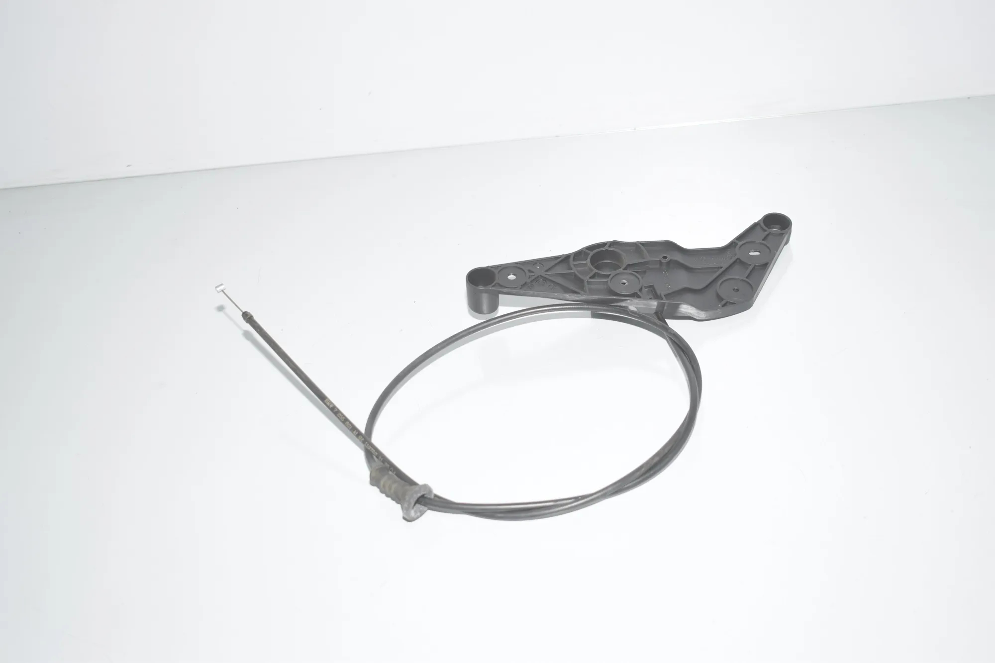 Bonnet Release Handle – OEM 9114002 · BMW 5 Touring (F11) M 550 d xDrive 2014 – 2