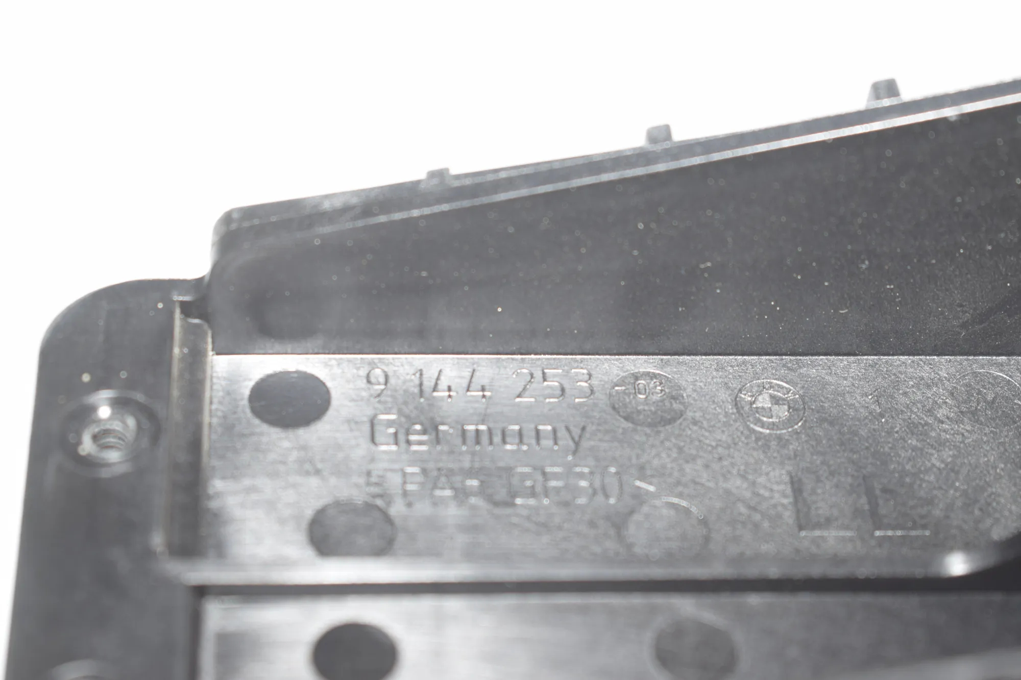 Bracket – OEM 9144253 · BMW 5 Touring (F11) M 550 d xDrive 2014 – 5