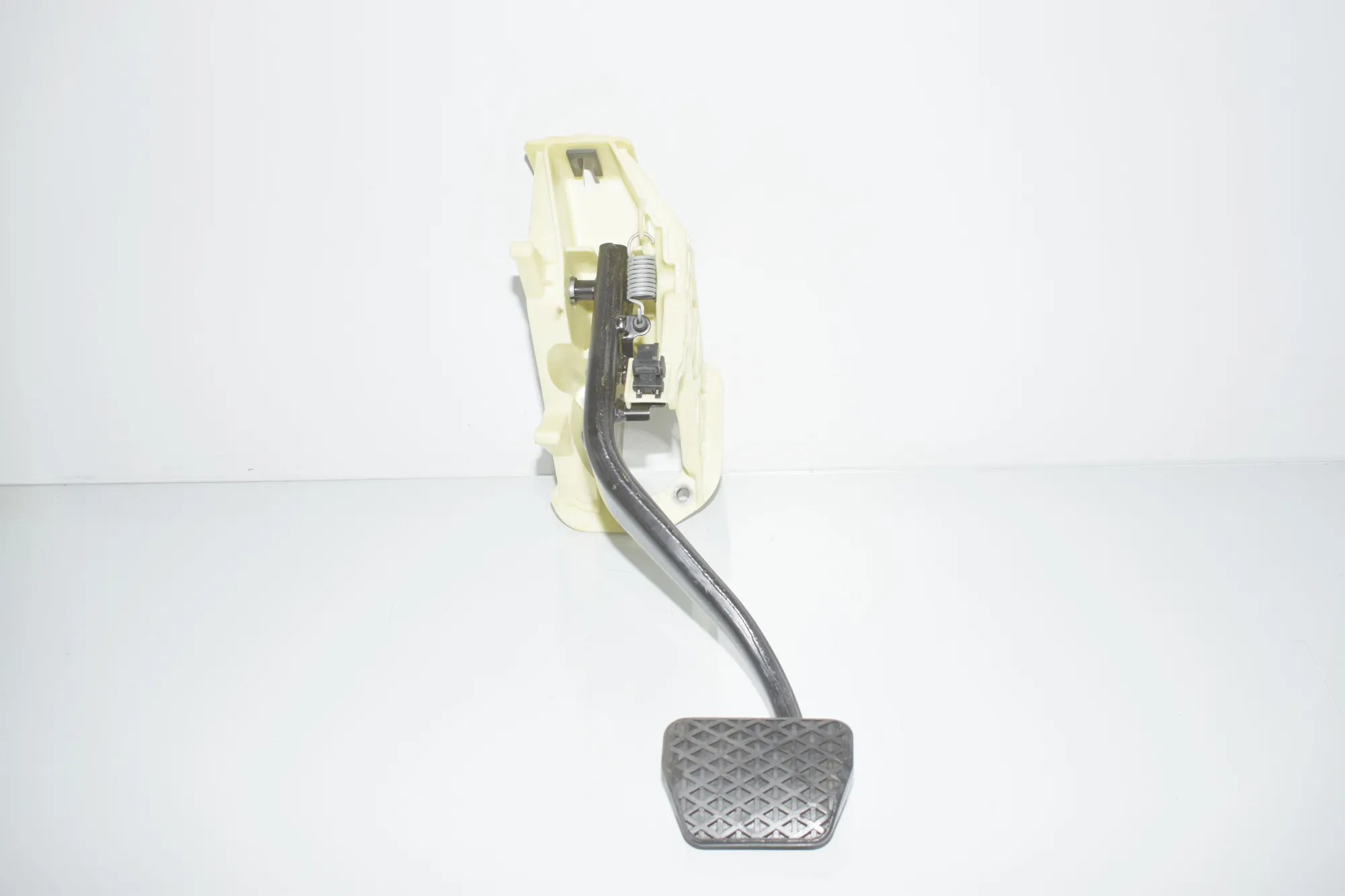 Brake Pedal – OEM 6782665 · BMW 5 Touring (F11) M 550 d xDrive 2014