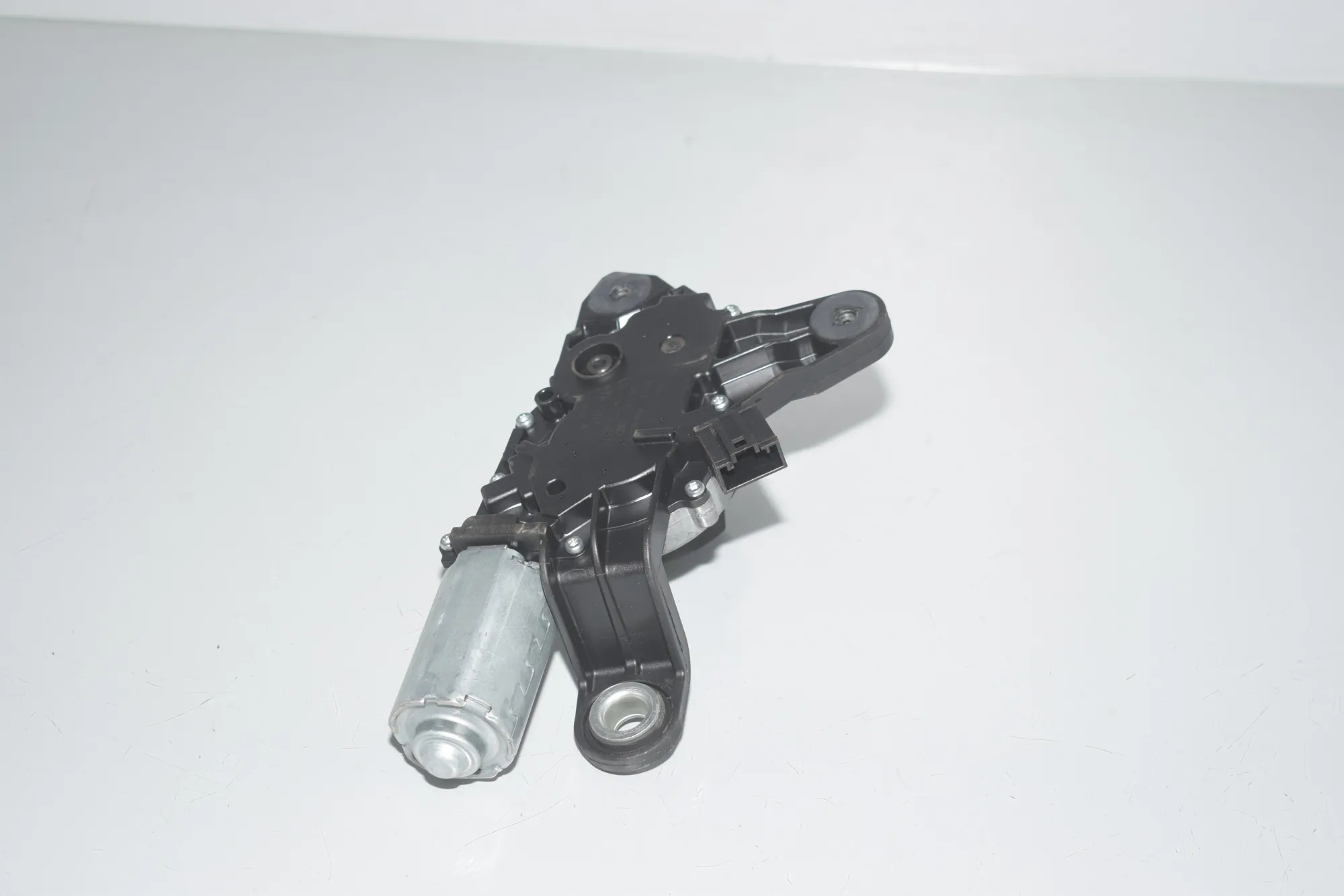 Tailgate Window Wiper Motor – OEM 7311415 · BMW 5 Touring (F11) M 550 d xDrive 2014 – 4