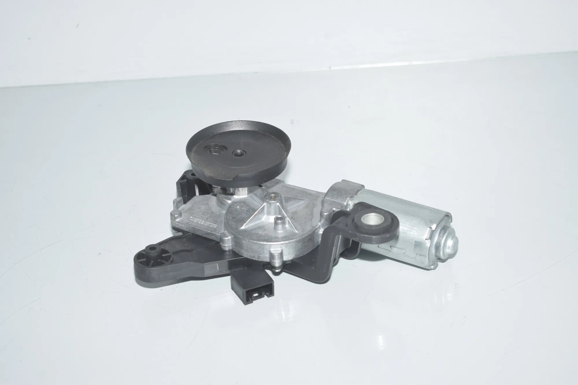 Tailgate Window Wiper Motor – OEM 7311415 · BMW 5 Touring (F11) M 550 d xDrive 2014