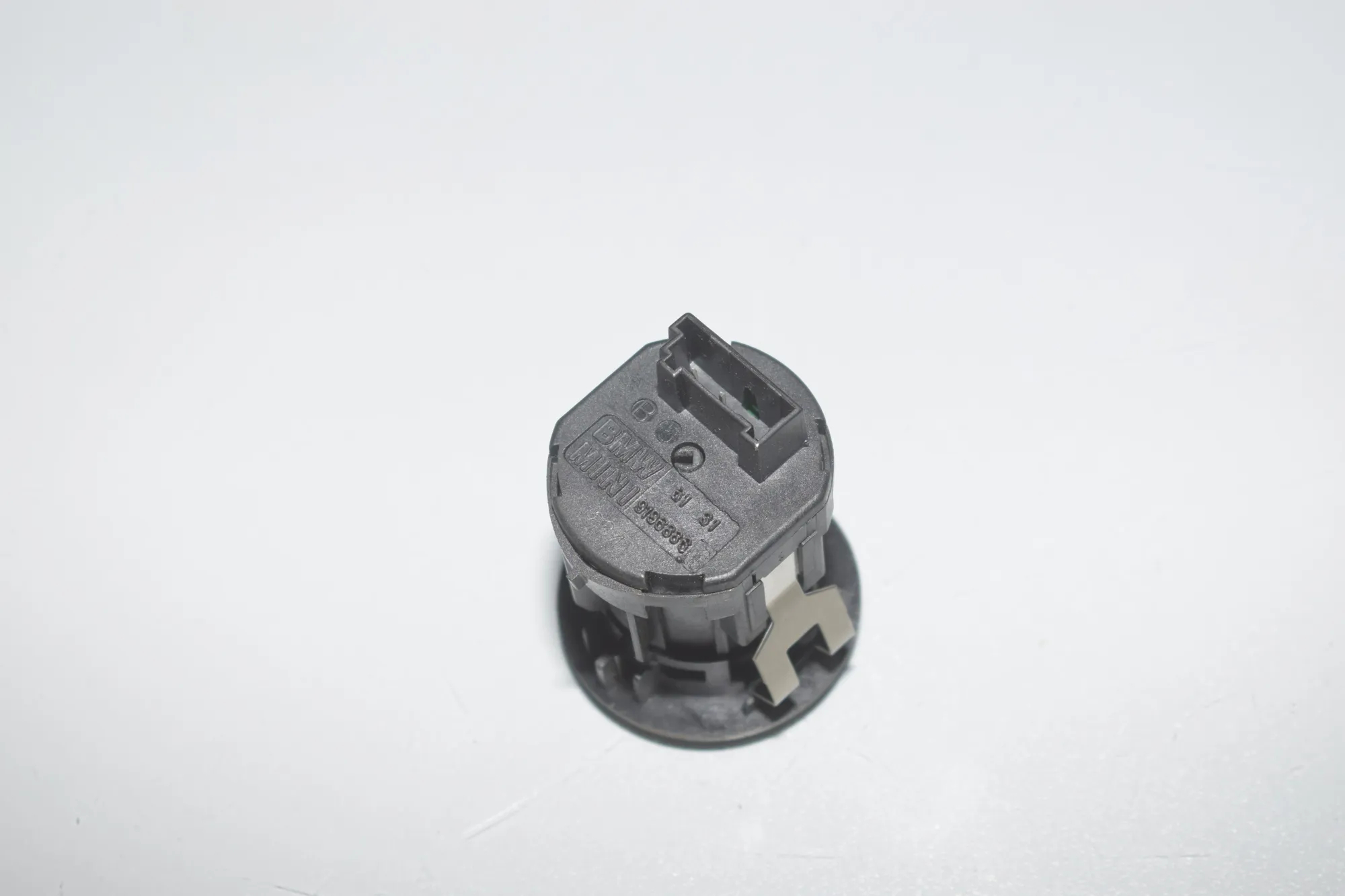 SRS Switch – OEM 9196886 · BMW 5 Touring (F11) M 550 d xDrive 2014 – 5