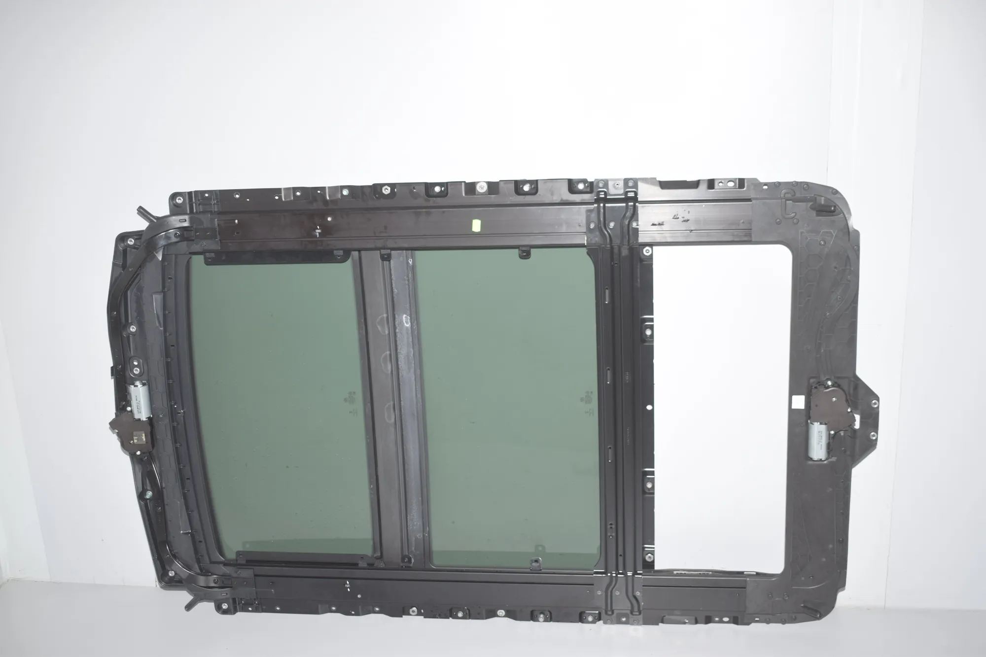 Sunroof – OEM 8038192 · BMW 5 Touring (F11) M 550 d xDrive 2014 – 10