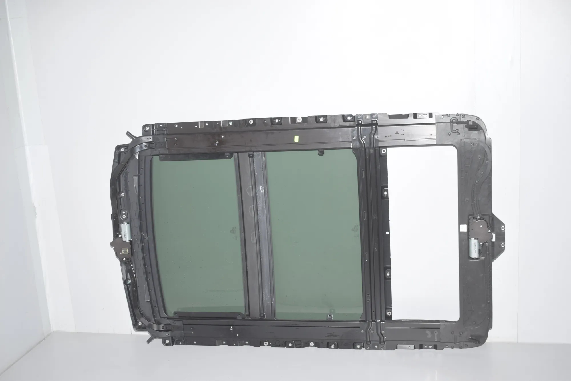 Sunroof – OEM 8038192 · BMW 5 Touring (F11) M 550 d xDrive 2014 – 8