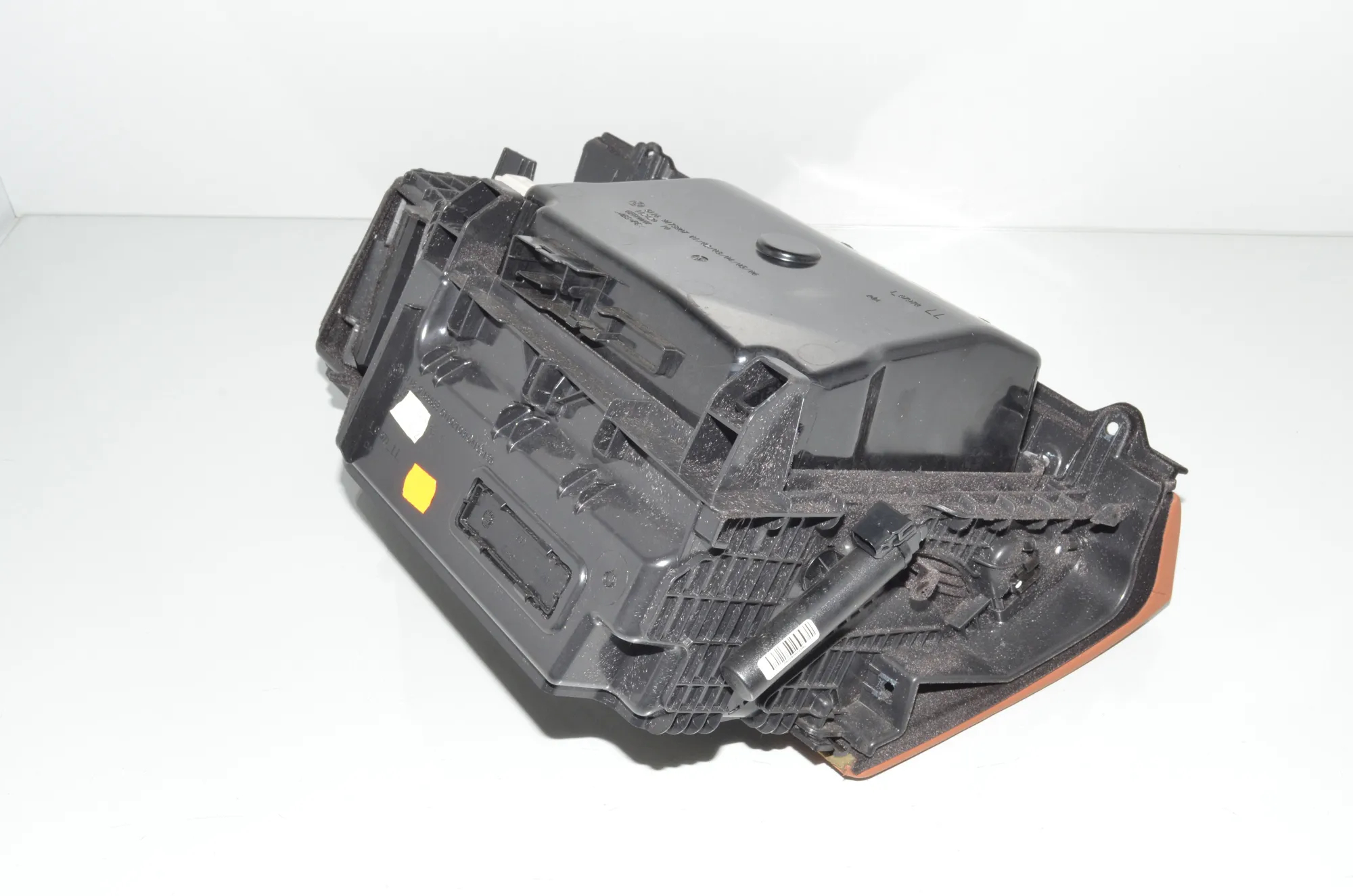 Glove Compartment – OEM 9166683 · BMW 5 Touring (F11) M 550 d xDrive 2014 – 4