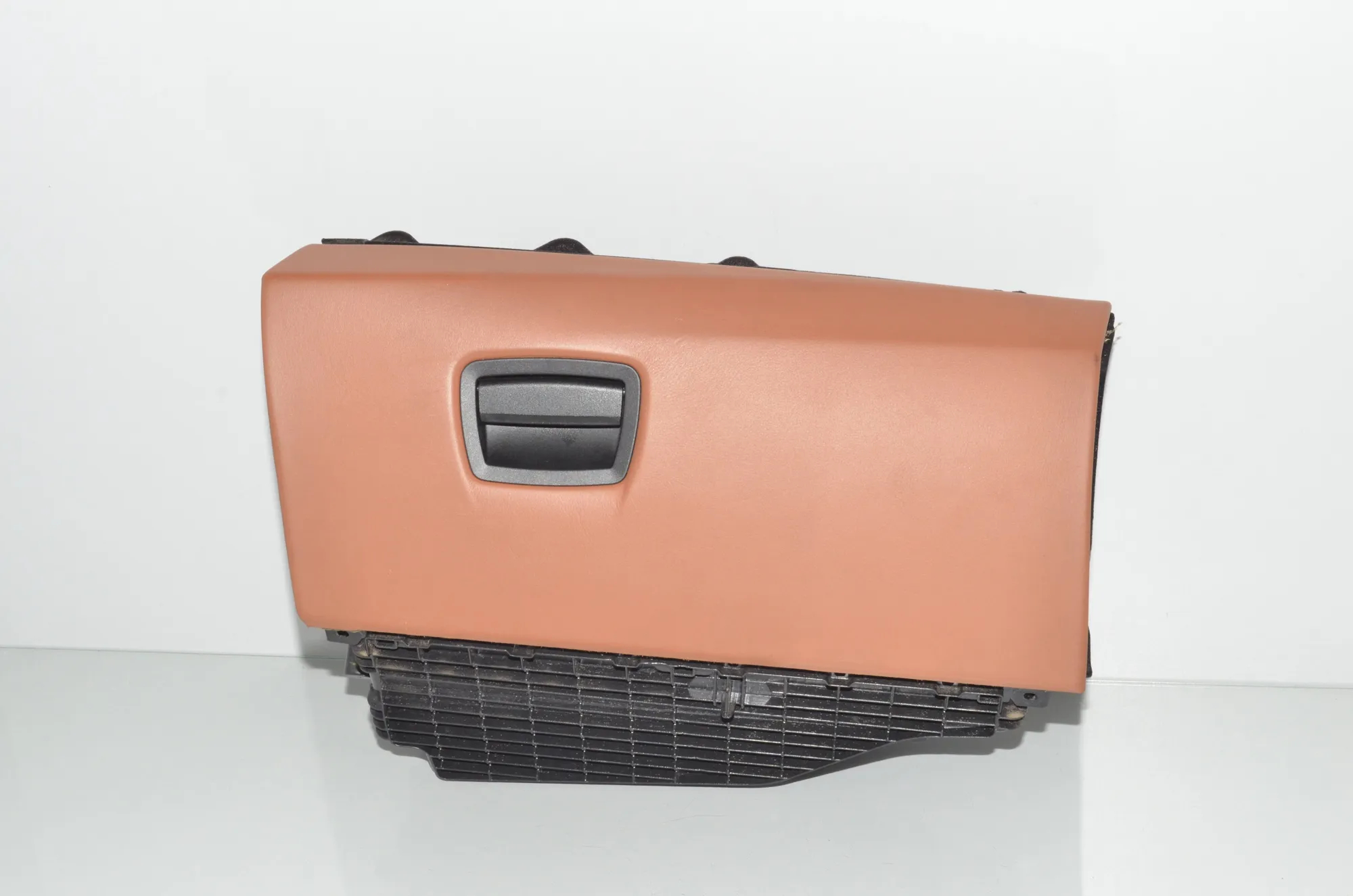 Glove Compartment – OEM 9166683 · BMW 5 Touring (F11) M 550 d xDrive 2014 – 2