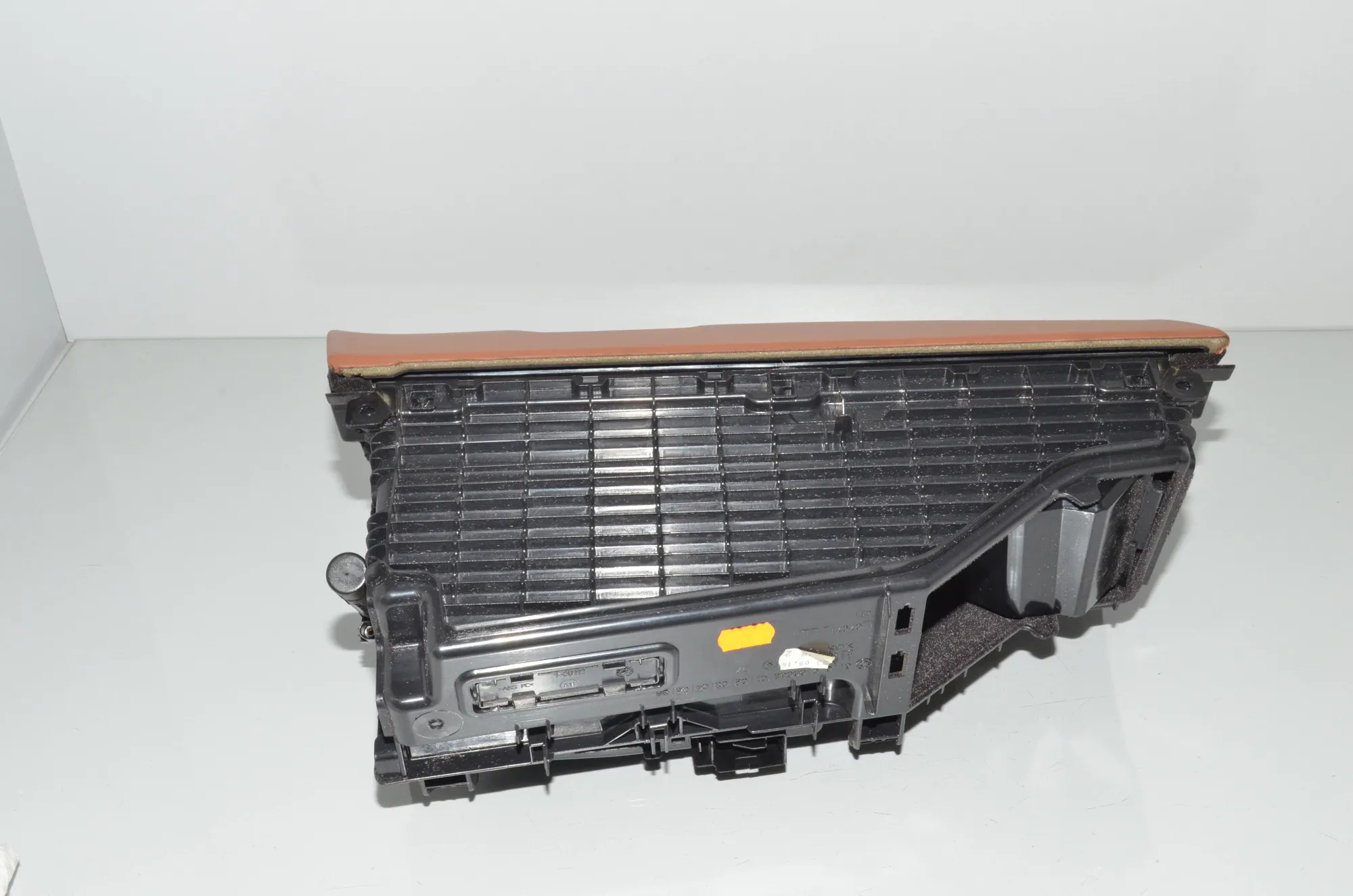 Glove Compartment – OEM 9166683 · BMW 5 Touring (F11) M 550 d xDrive 2014 – 3