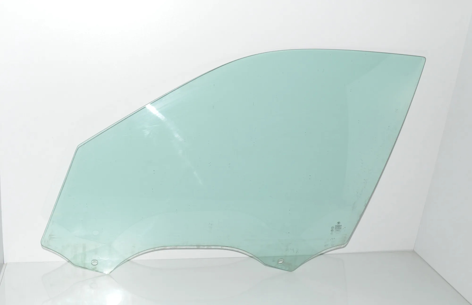 Front Left Door Window – OEM 7137013 · BMW X5 (E70) M 50 d 2013