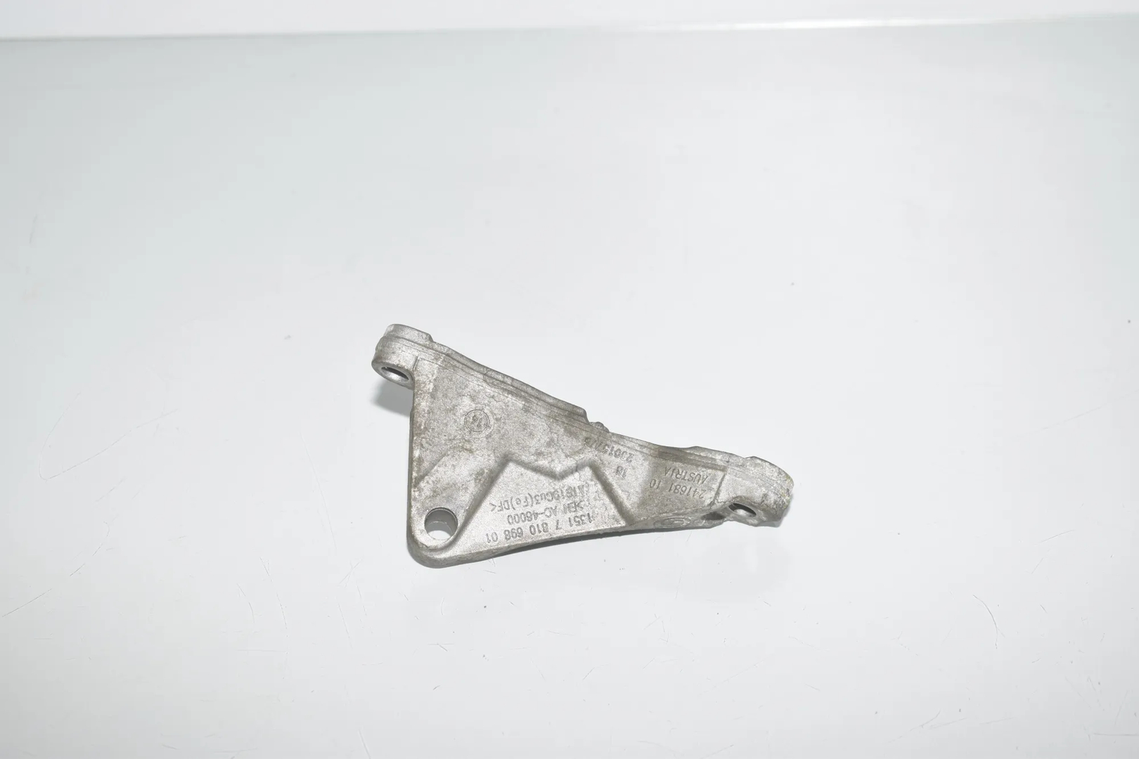 Fuel Pump Bracket – OEM 7810698 · BMW 5 Touring (F11) M 550 d xDrive 2014 – 4