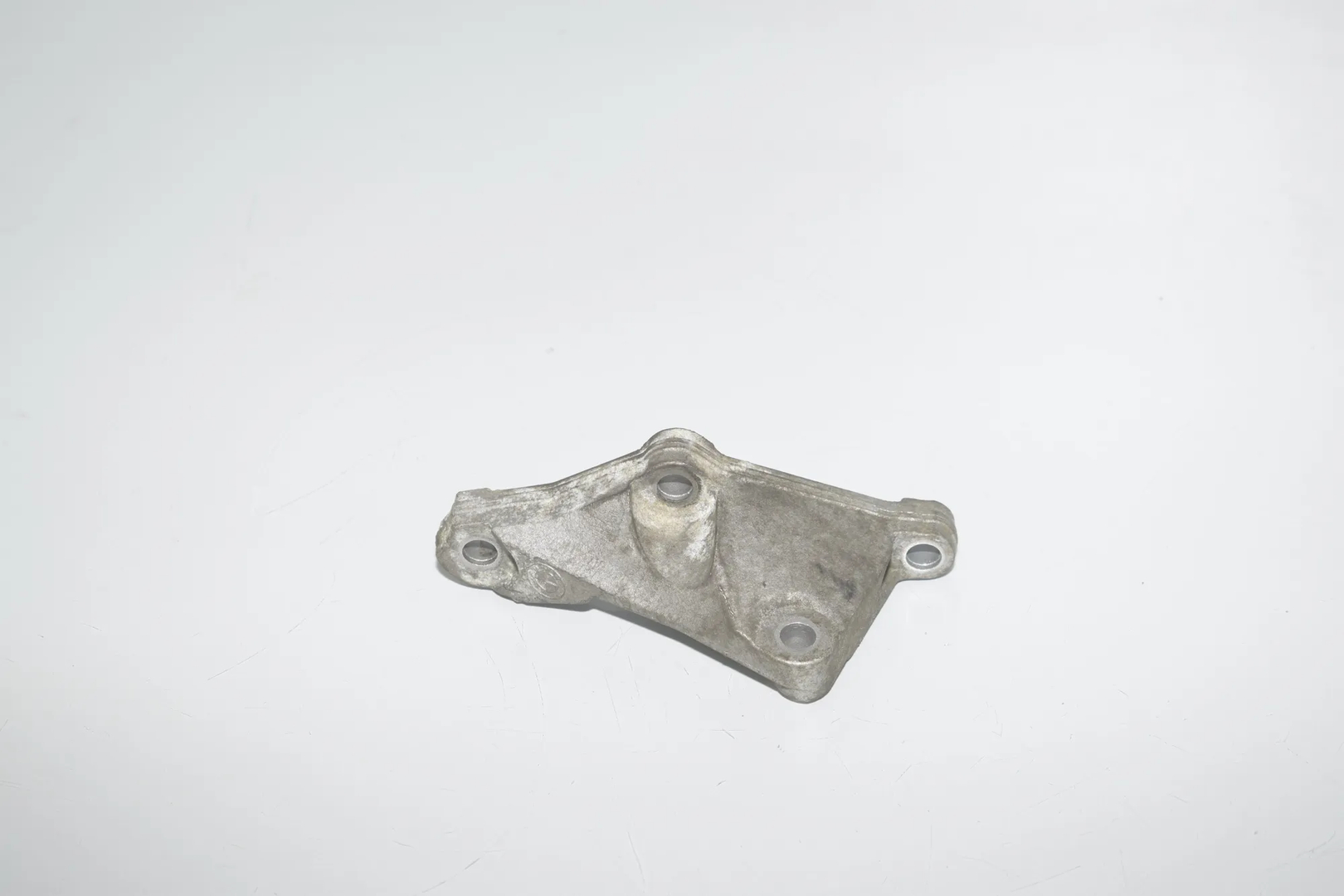 Fuel Pump Bracket – OEM 7810698 · BMW 5 Touring (F11) M 550 d xDrive 2014 – 2