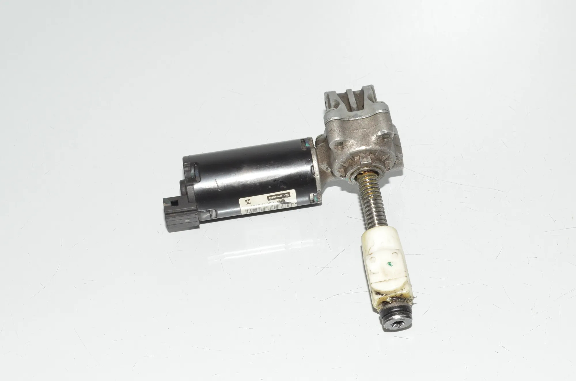 Front Left Seat Control Motor – OEM 1020504X · BMW X5 (E70) M 50 d 2013