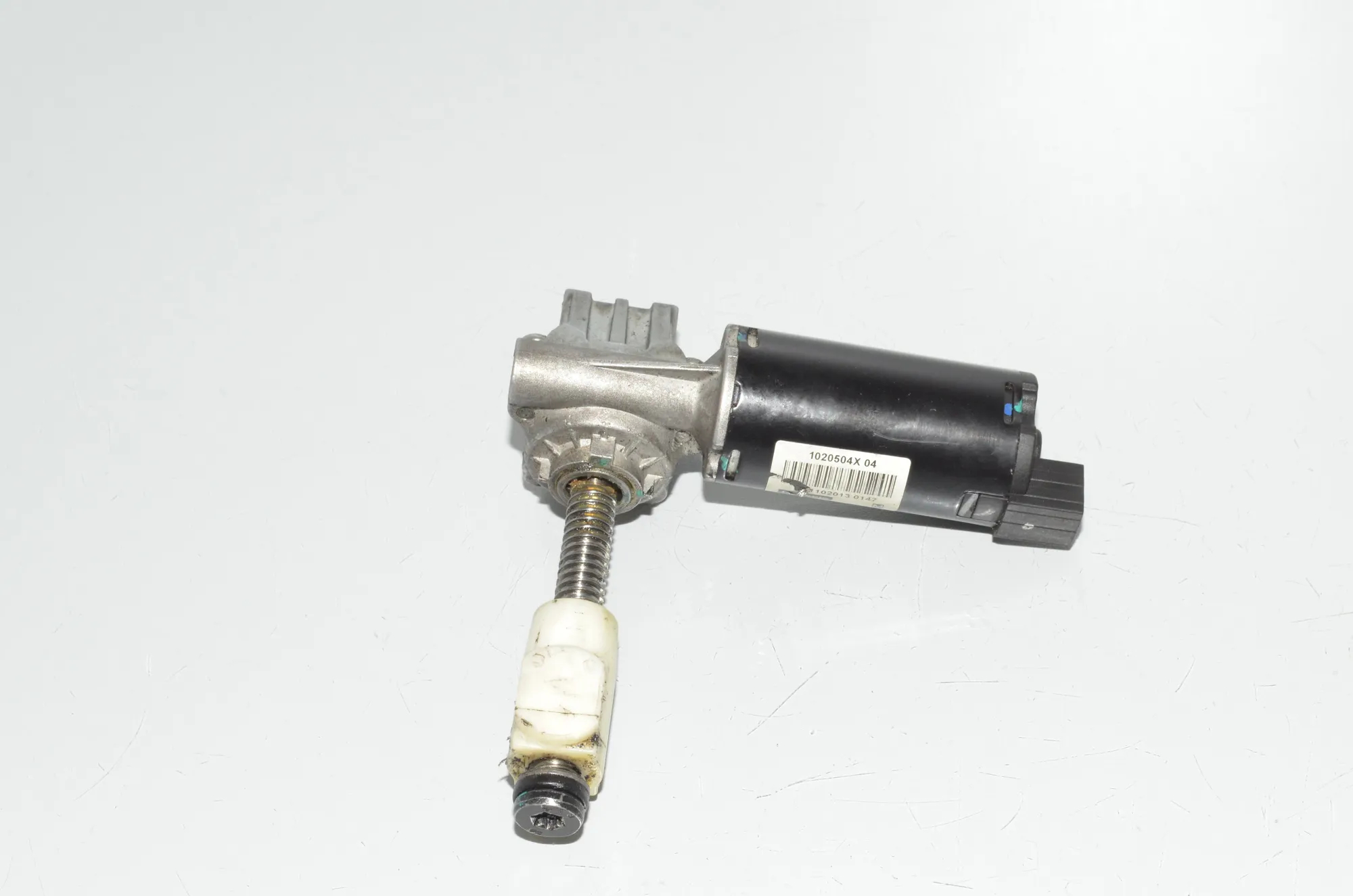 Front Left Seat Control Motor – OEM 1020504X · BMW X5 (E70) M 50 d 2013 – 3
