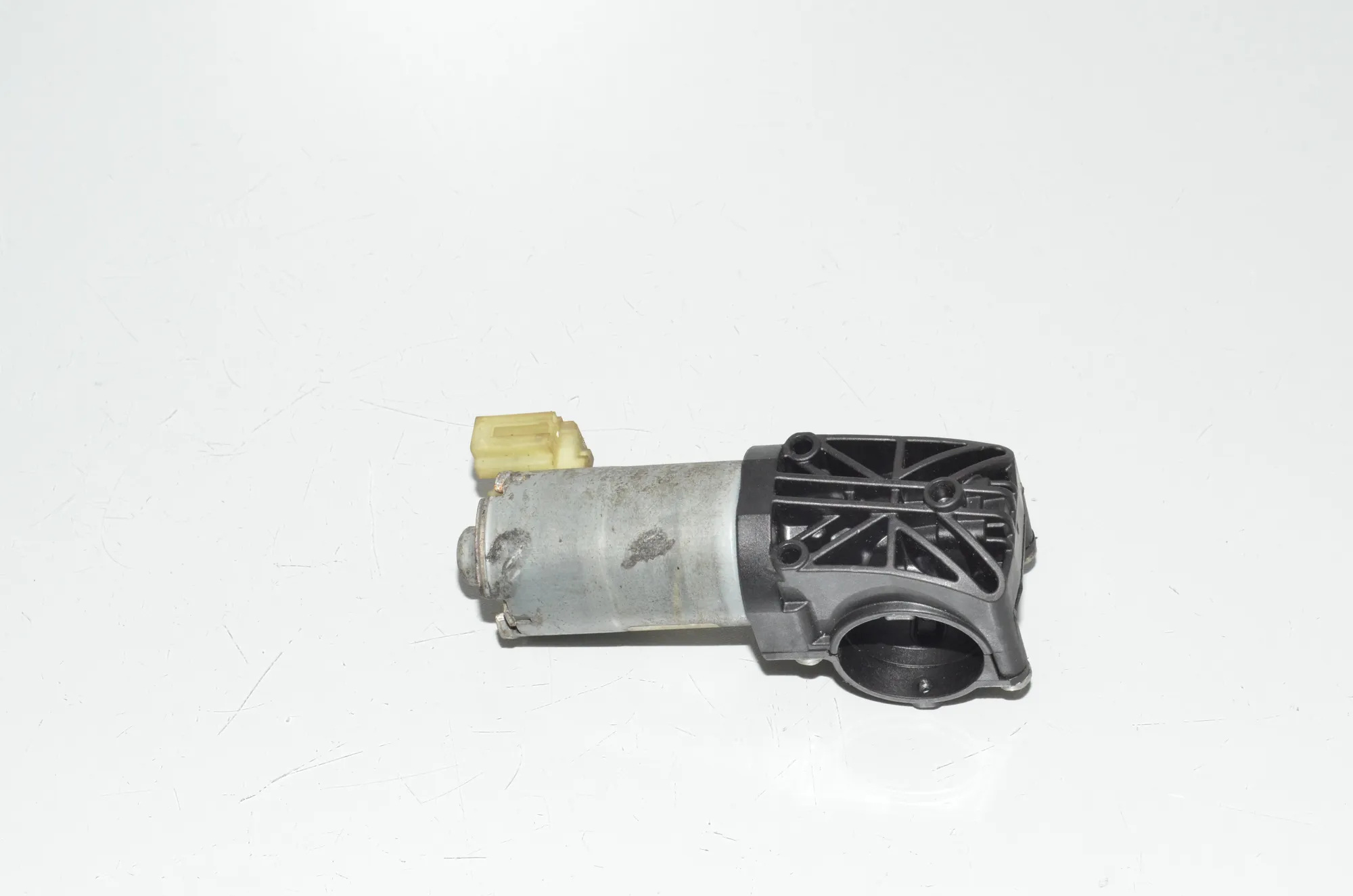 Front Left Seat Control Motor – OEM 9168757 · BMW X5 (E70) M 50 d 2013 – 4