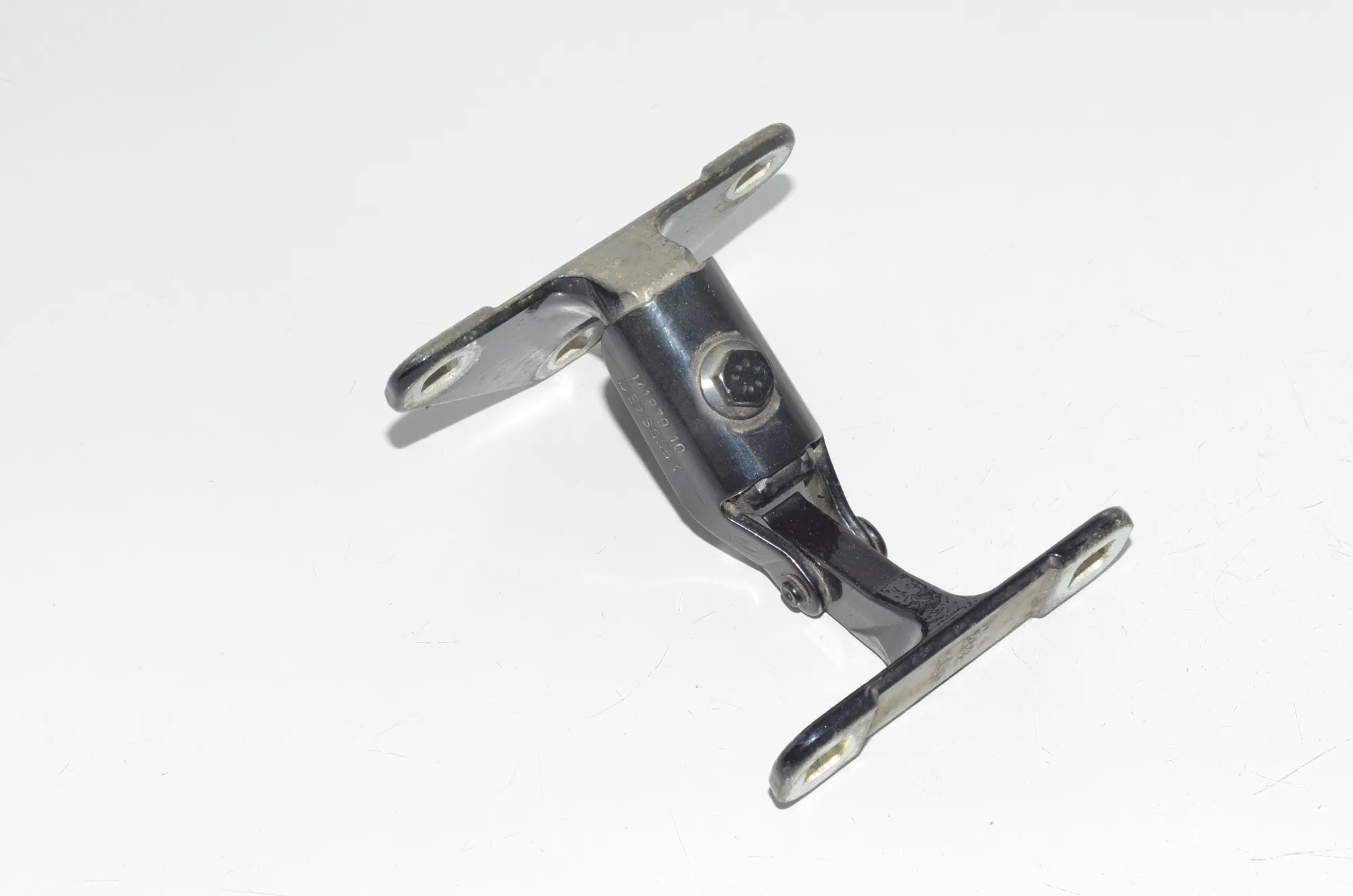 Left Side Bootlid Hinge – OEM 7170918 · BMW X5 (E70) M 50 d 2013 – 3